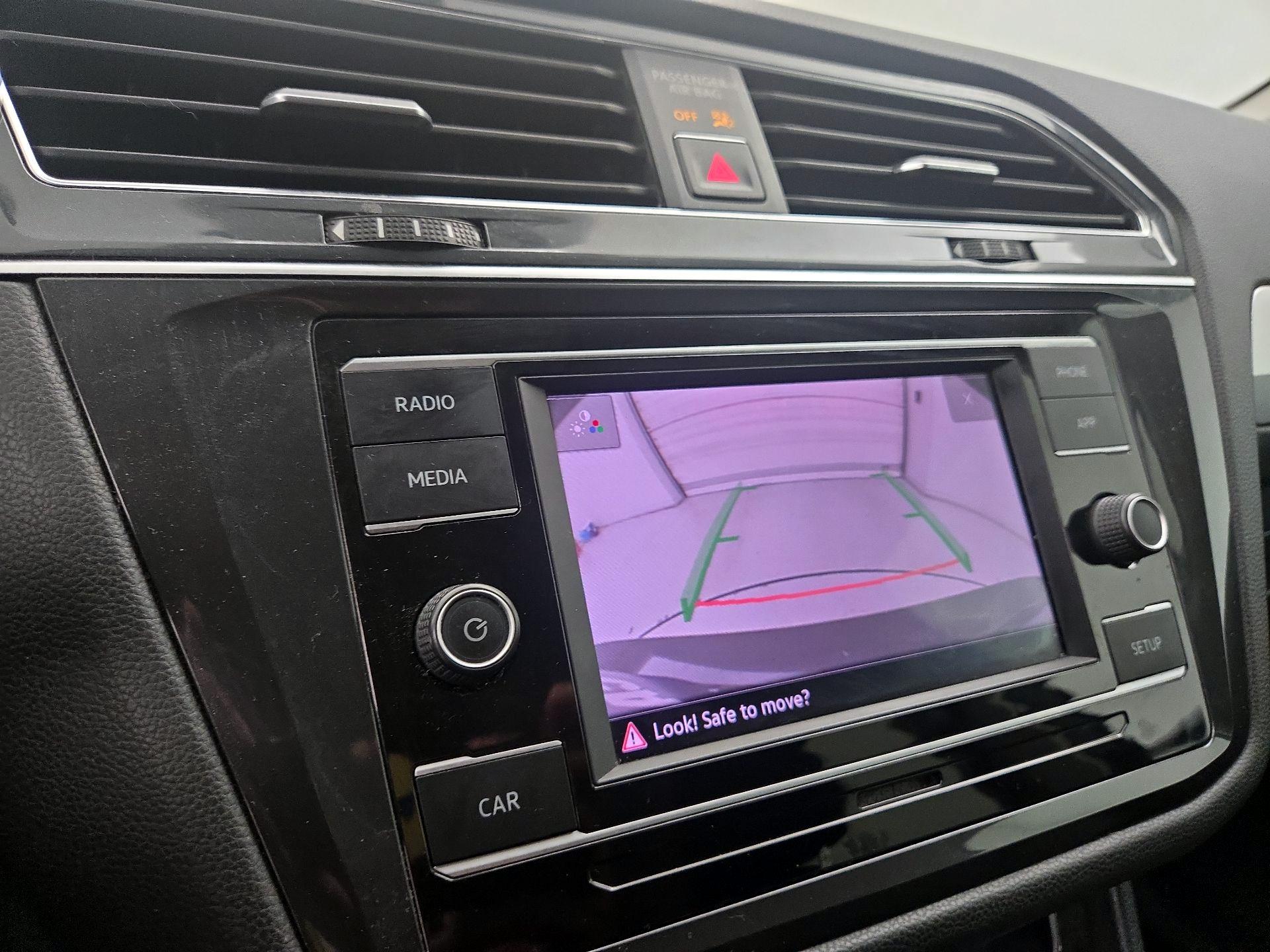 Thumbnail: 2018 Volkswagen Tiguan - 14
