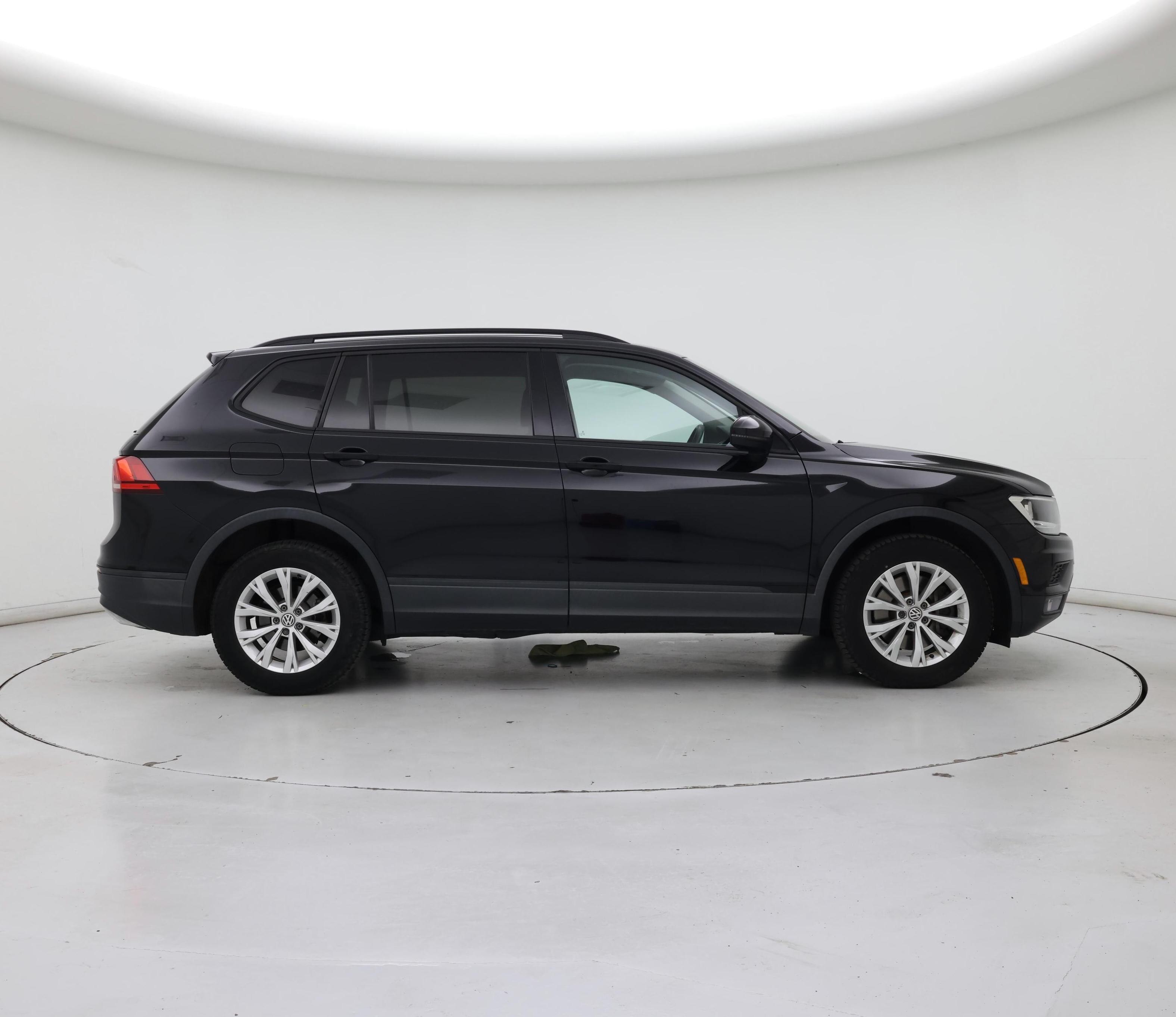 Thumbnail: 2018 Volkswagen Tiguan - 7