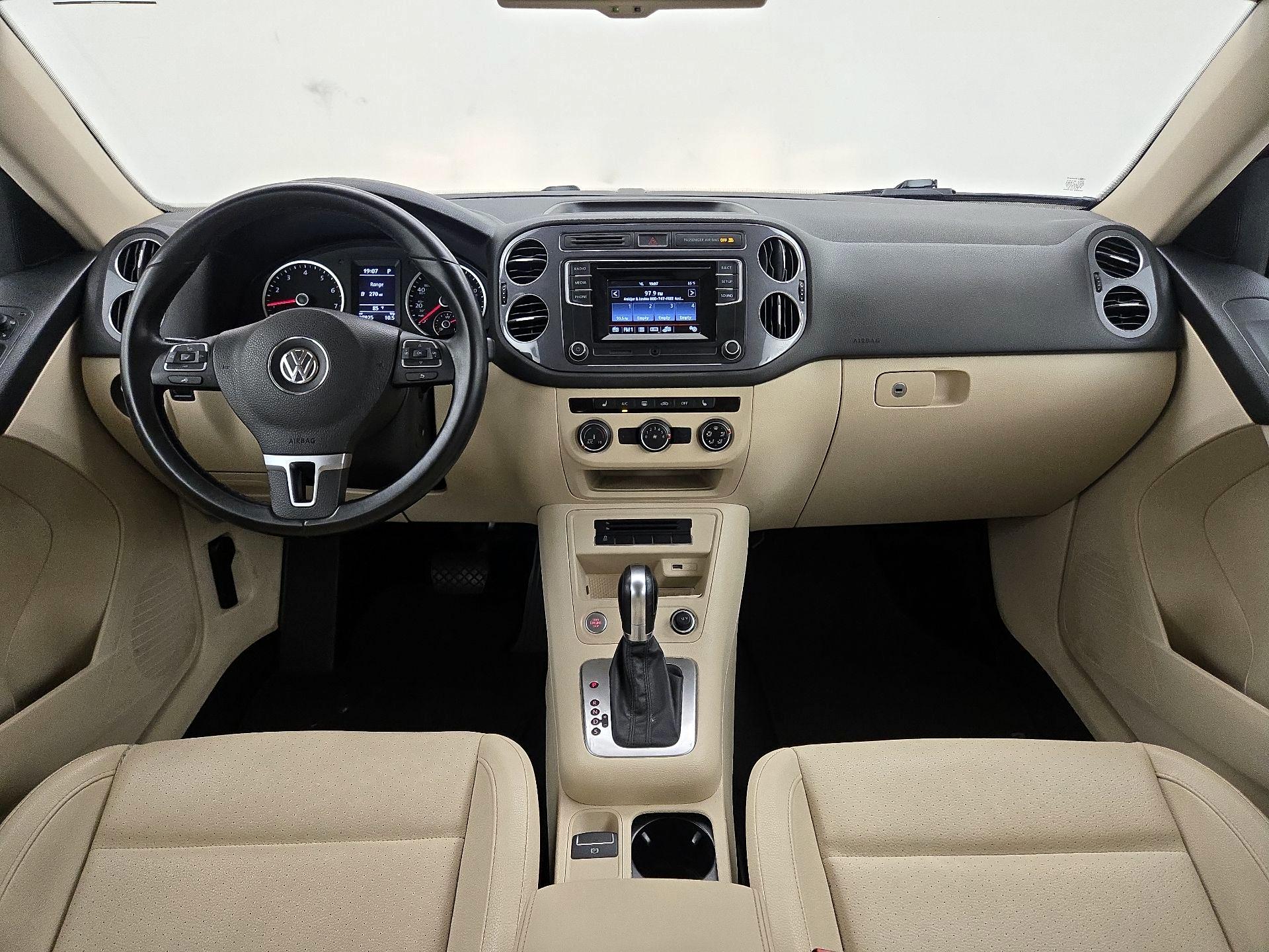 Thumbnail: 2016 Volkswagen Tiguan - 9