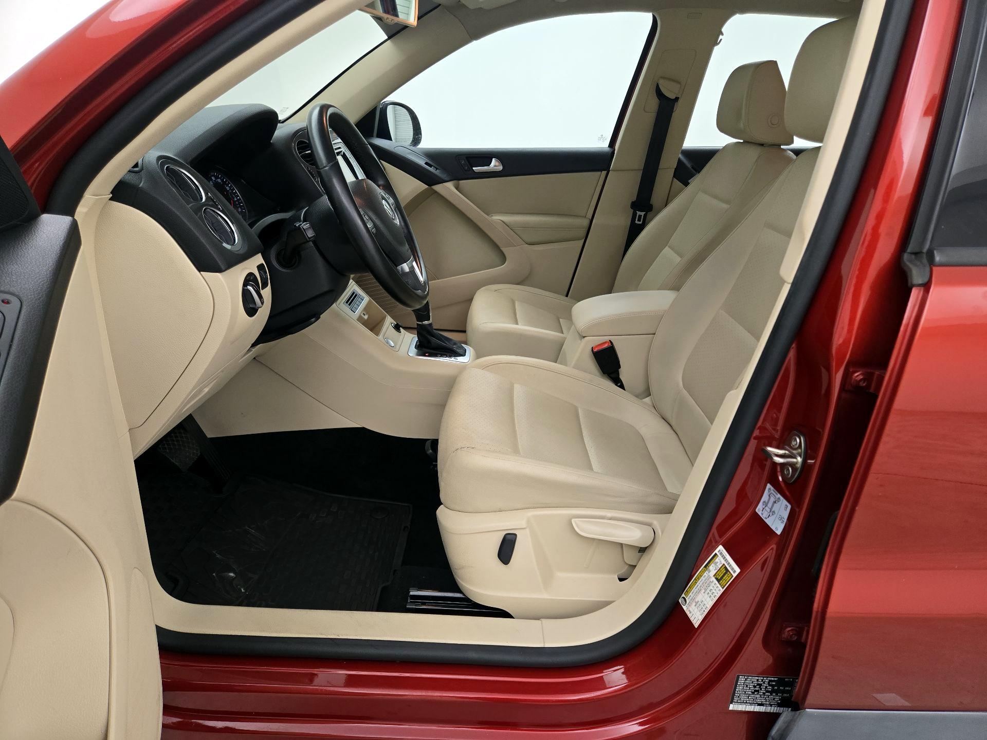 Thumbnail: 2016 Volkswagen Tiguan - 11