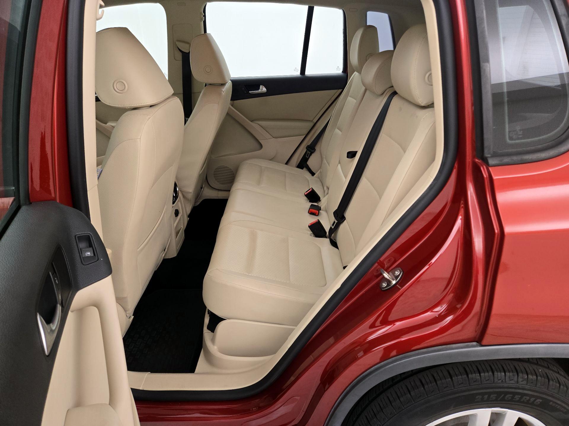 Thumbnail: 2016 Volkswagen Tiguan - 19