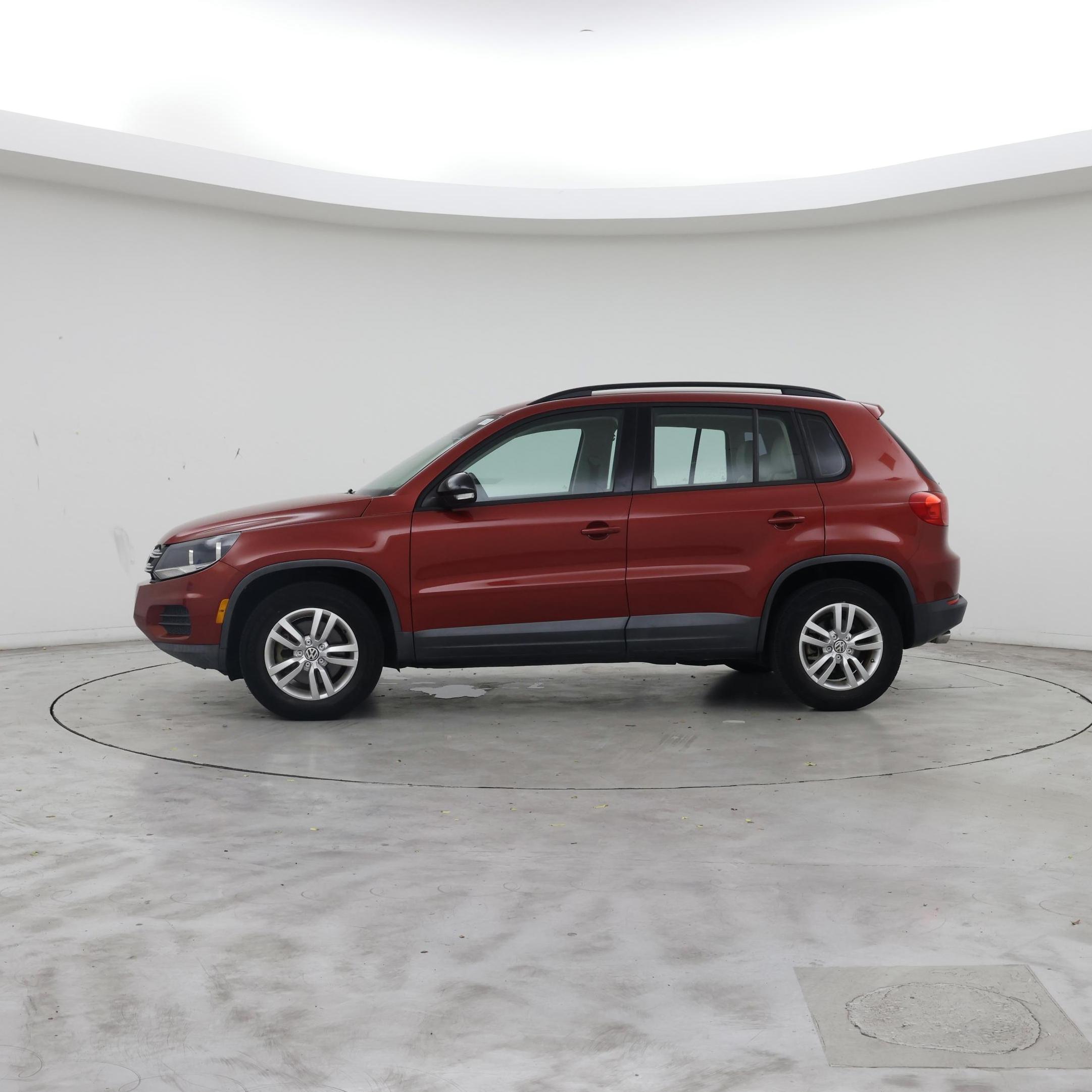 Thumbnail: 2016 Volkswagen Tiguan - 3