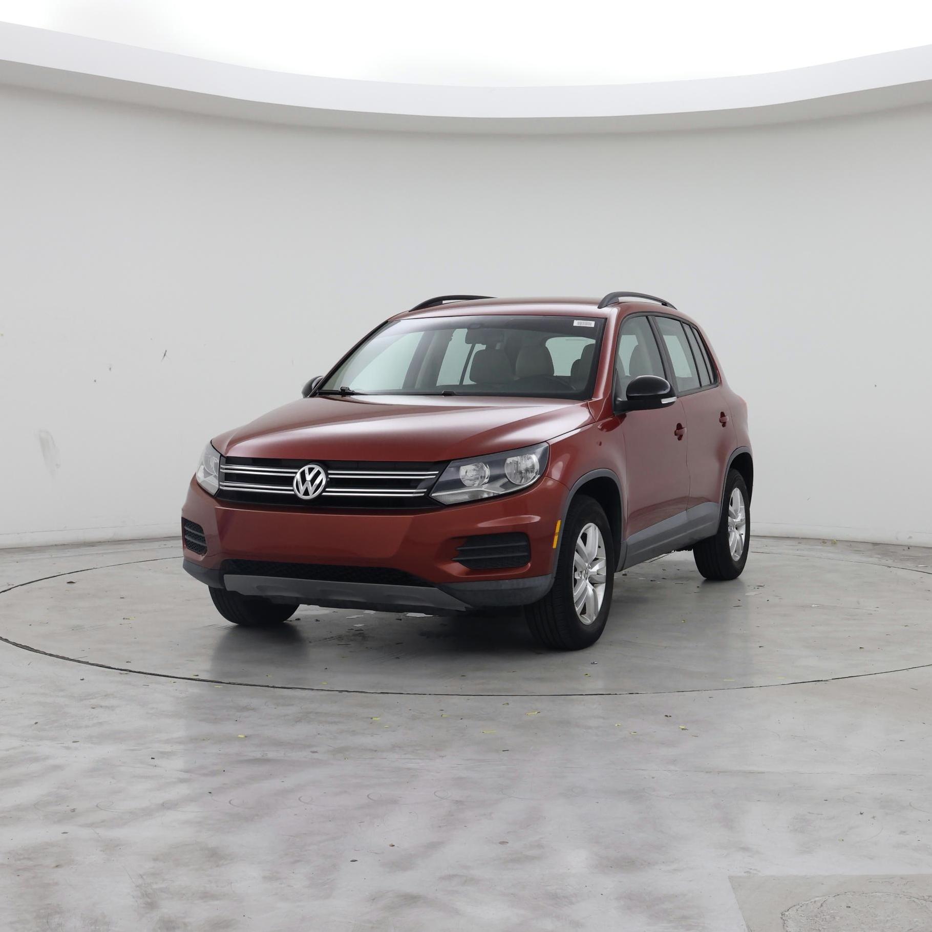 Thumbnail: 2016 Volkswagen Tiguan - 4