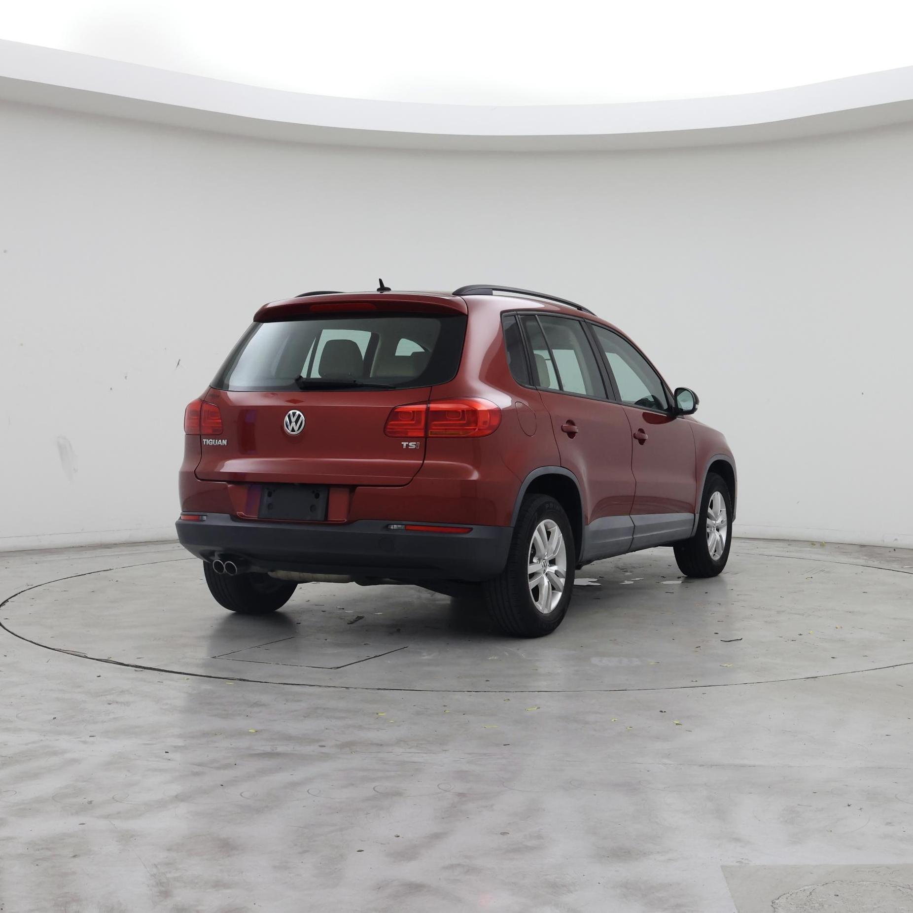 Thumbnail: 2016 Volkswagen Tiguan - 8