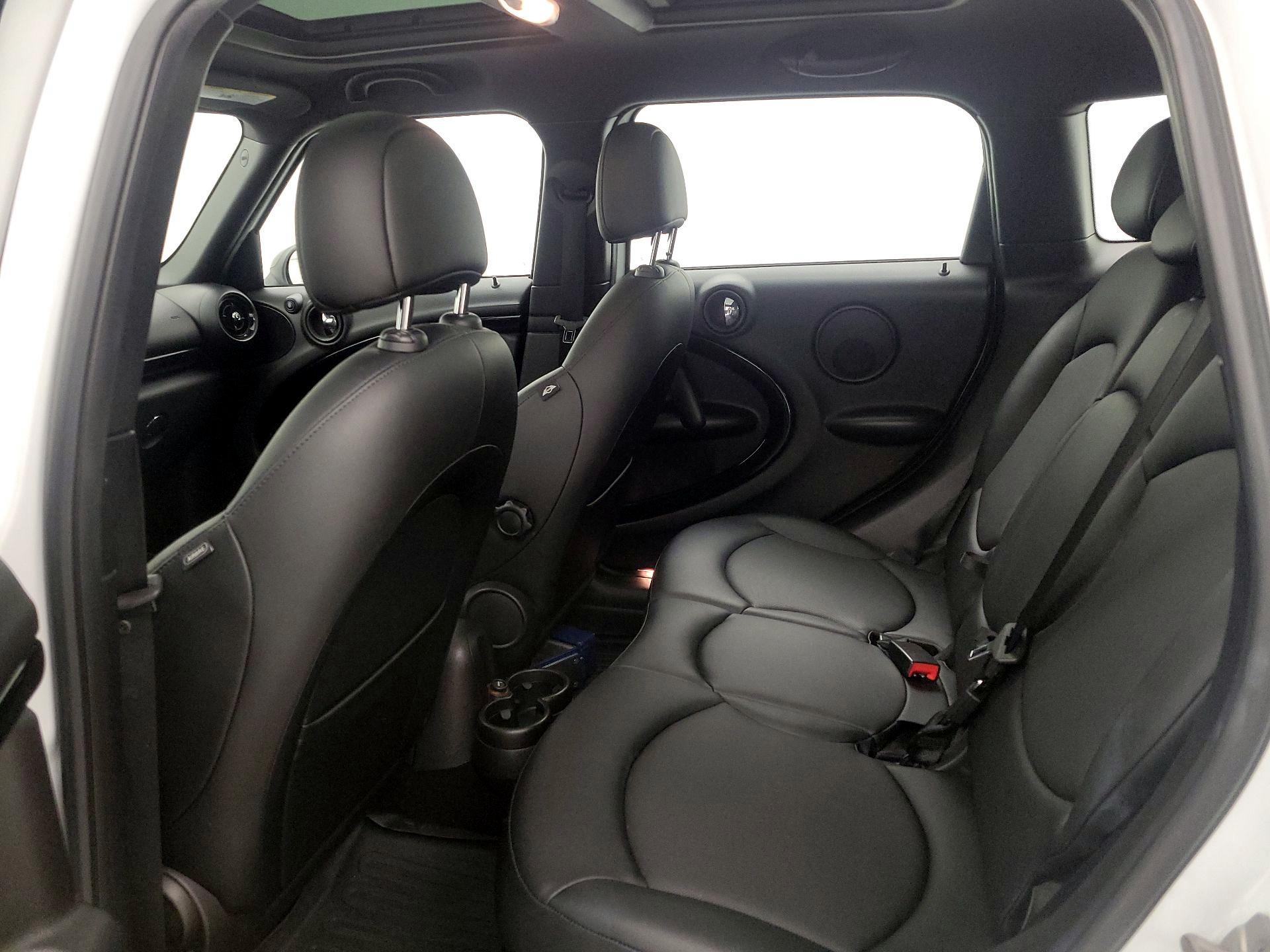 Thumbnail: 2016 MINI Cooper Countryman - 18