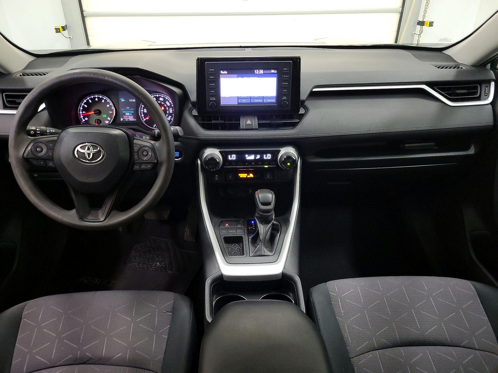 Thumbnail: 2019 Toyota RAV4 - 9