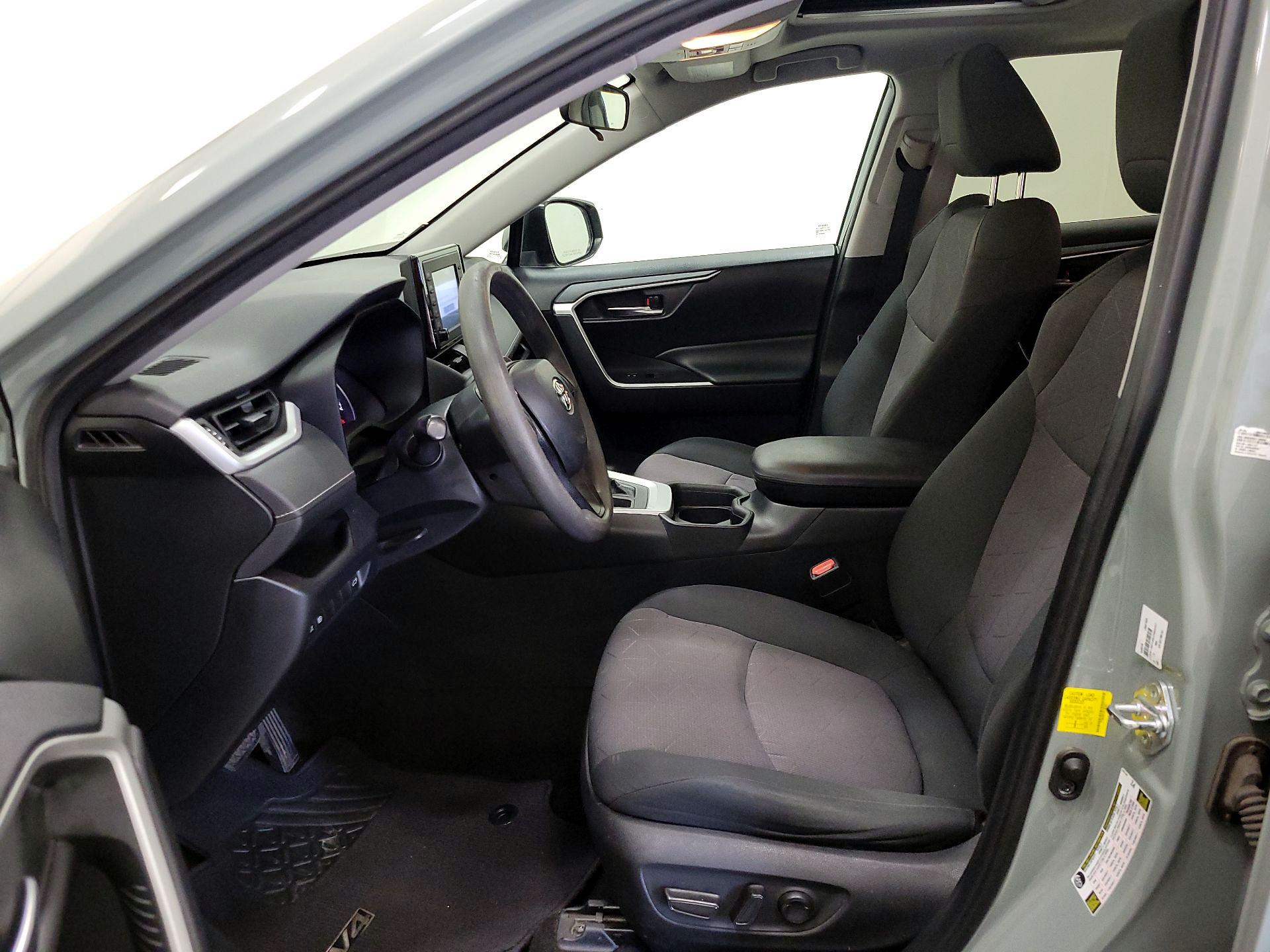 Thumbnail: 2019 Toyota RAV4 - 11