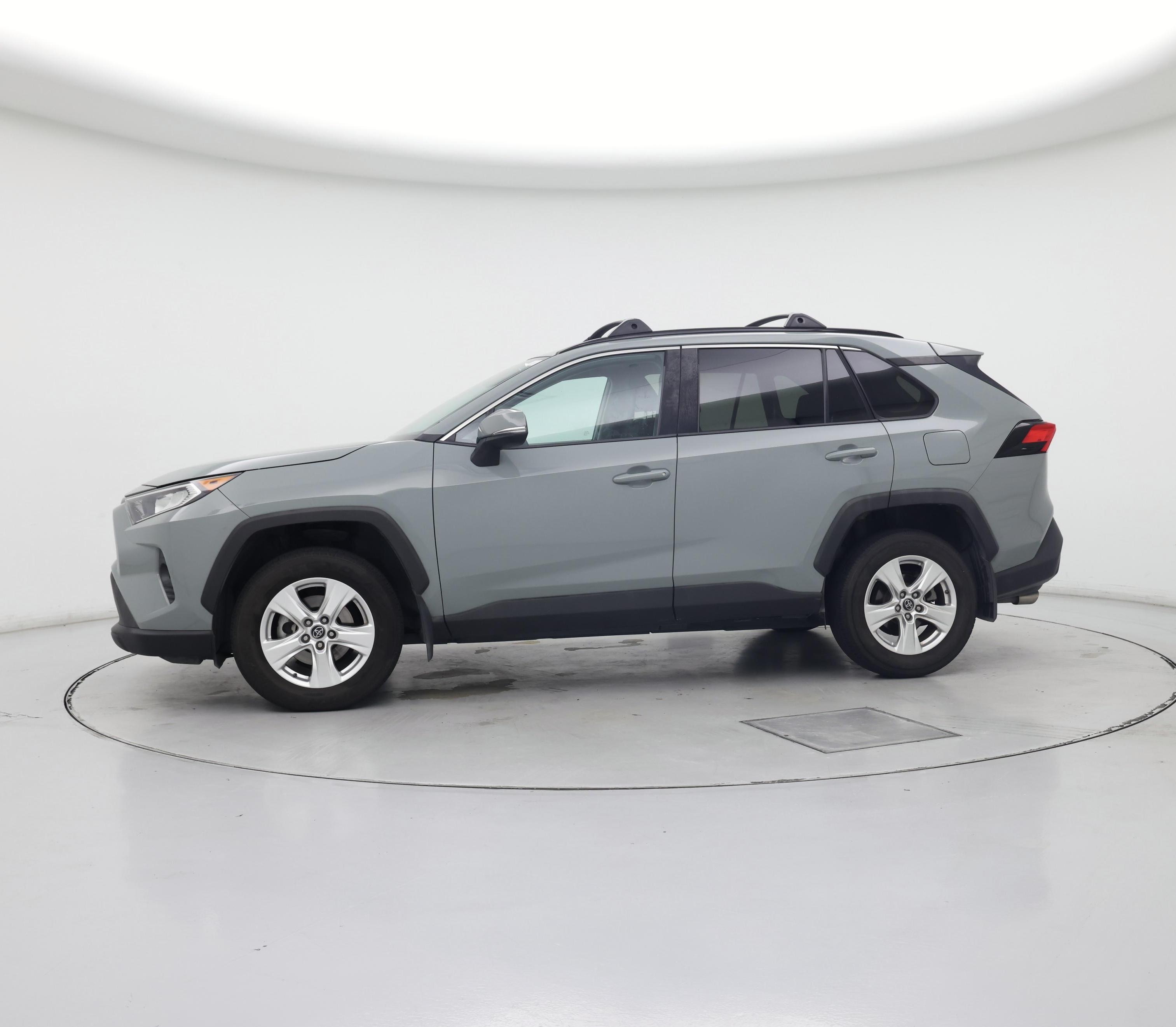 Thumbnail: 2019 Toyota RAV4 - 3