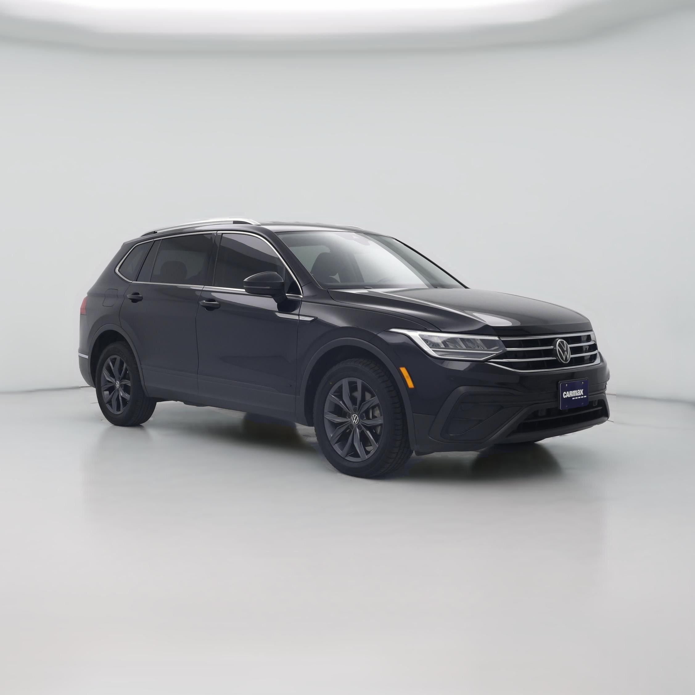Thumbnail: 2023 Volkswagen Tiguan - 1