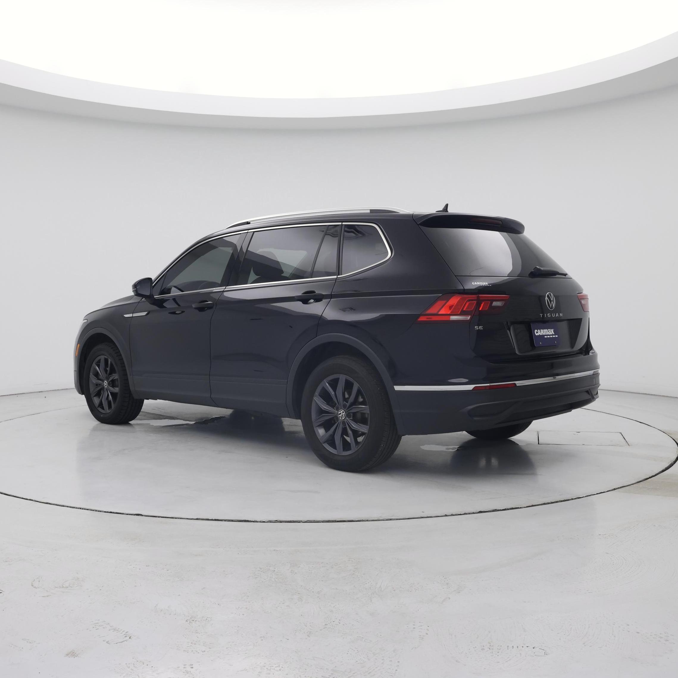 Thumbnail: 2023 Volkswagen Tiguan - 2