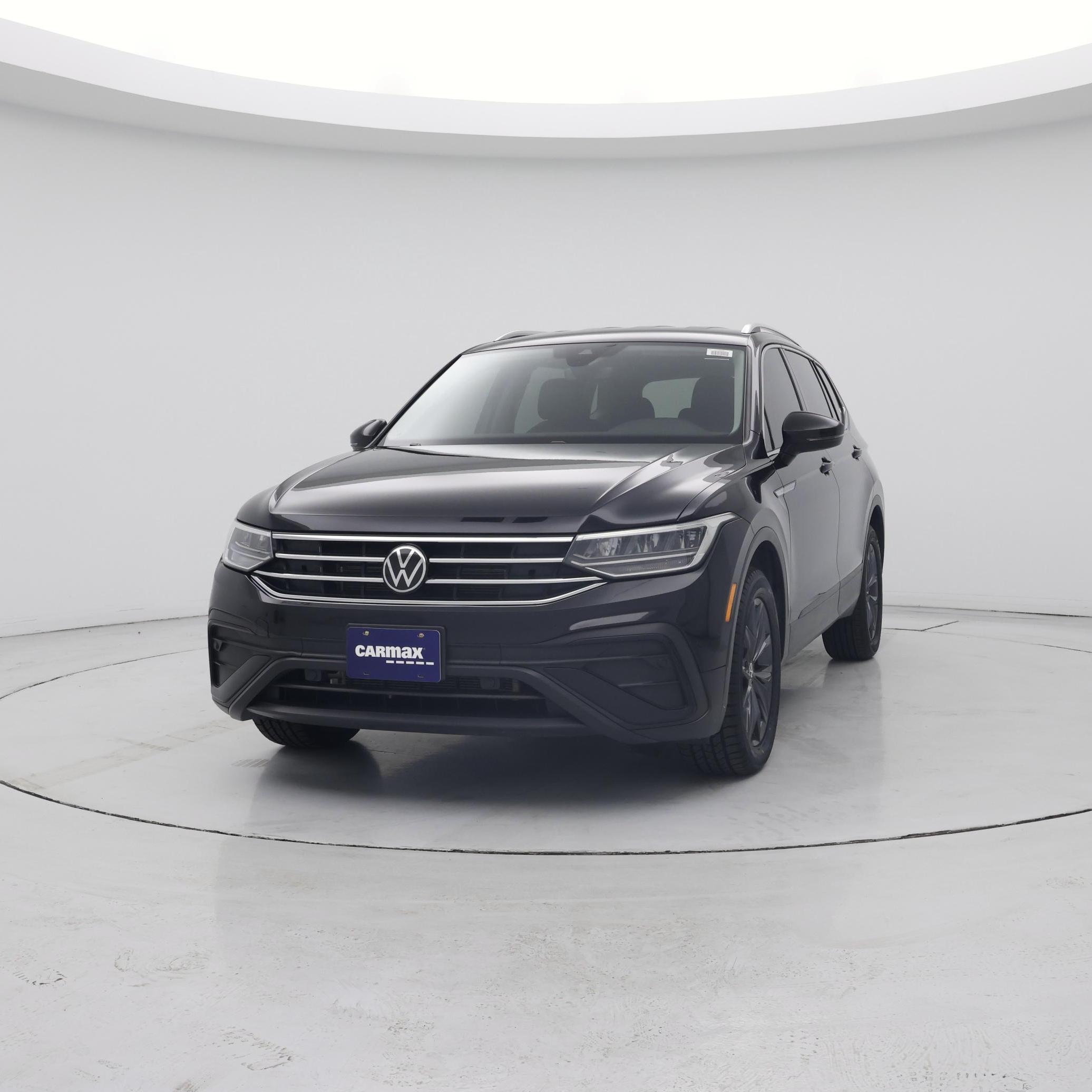 Thumbnail: 2023 Volkswagen Tiguan - 4