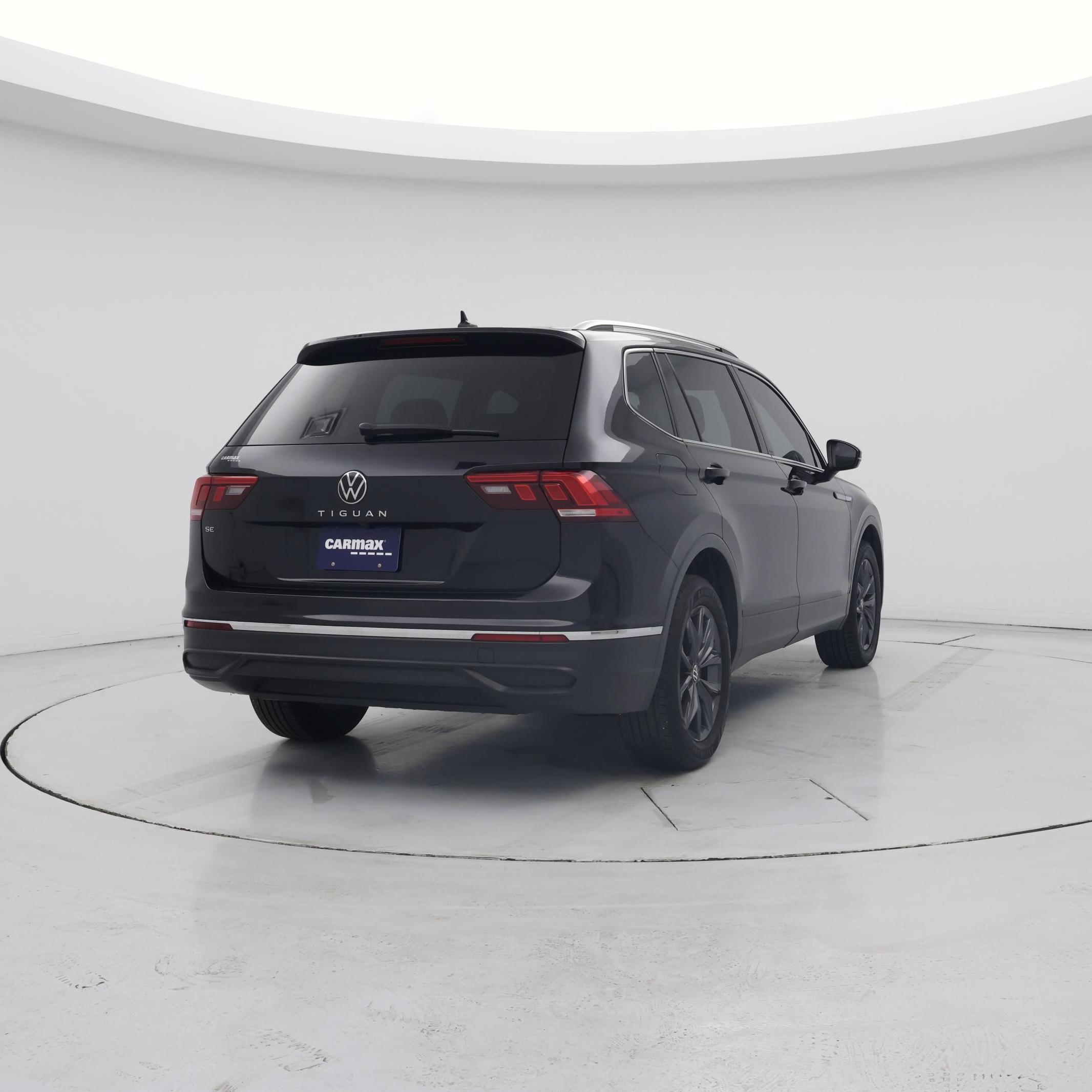 Thumbnail: 2023 Volkswagen Tiguan - 8