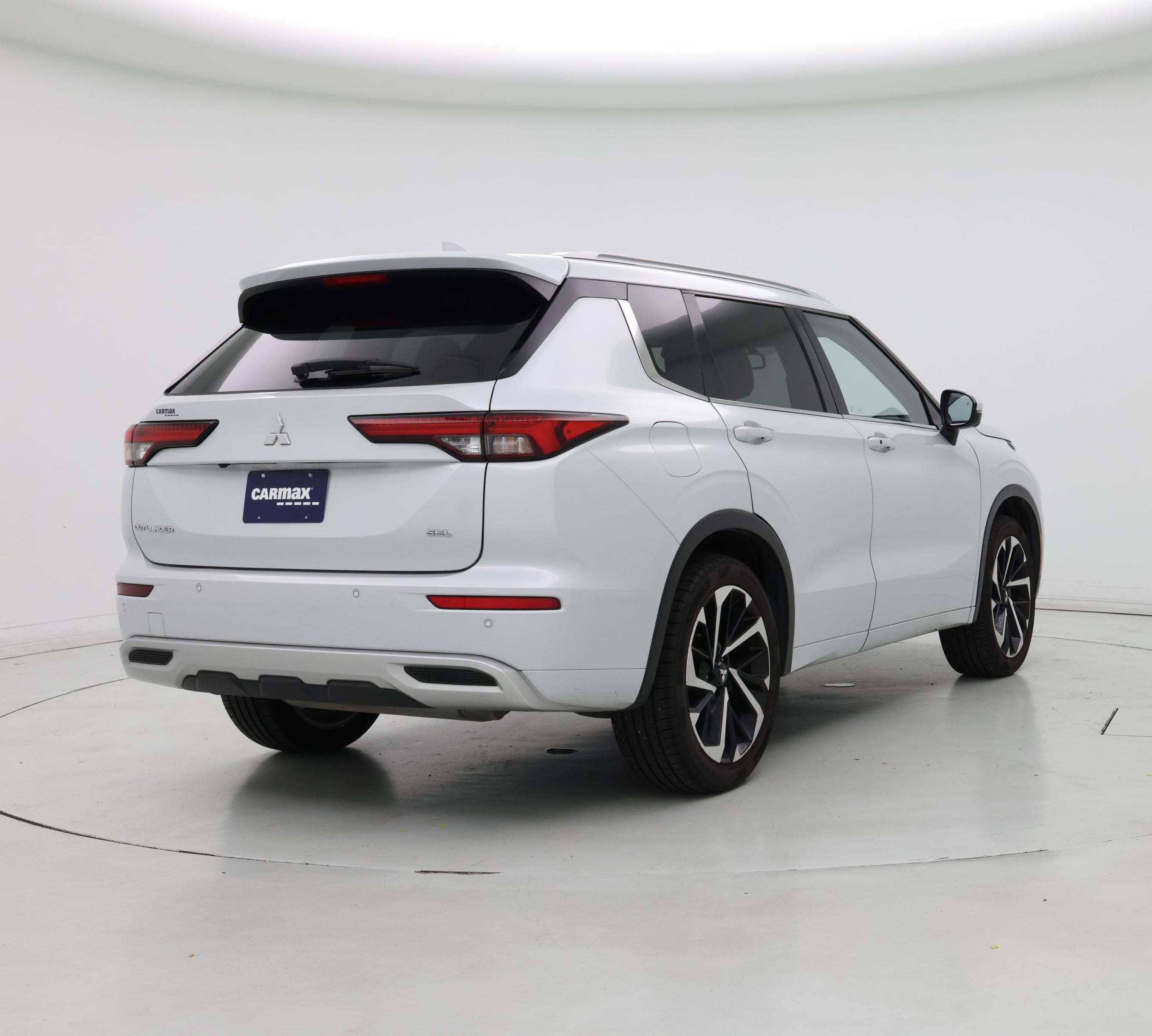 Thumbnail: 2022 Mitsubishi Outlander - 8