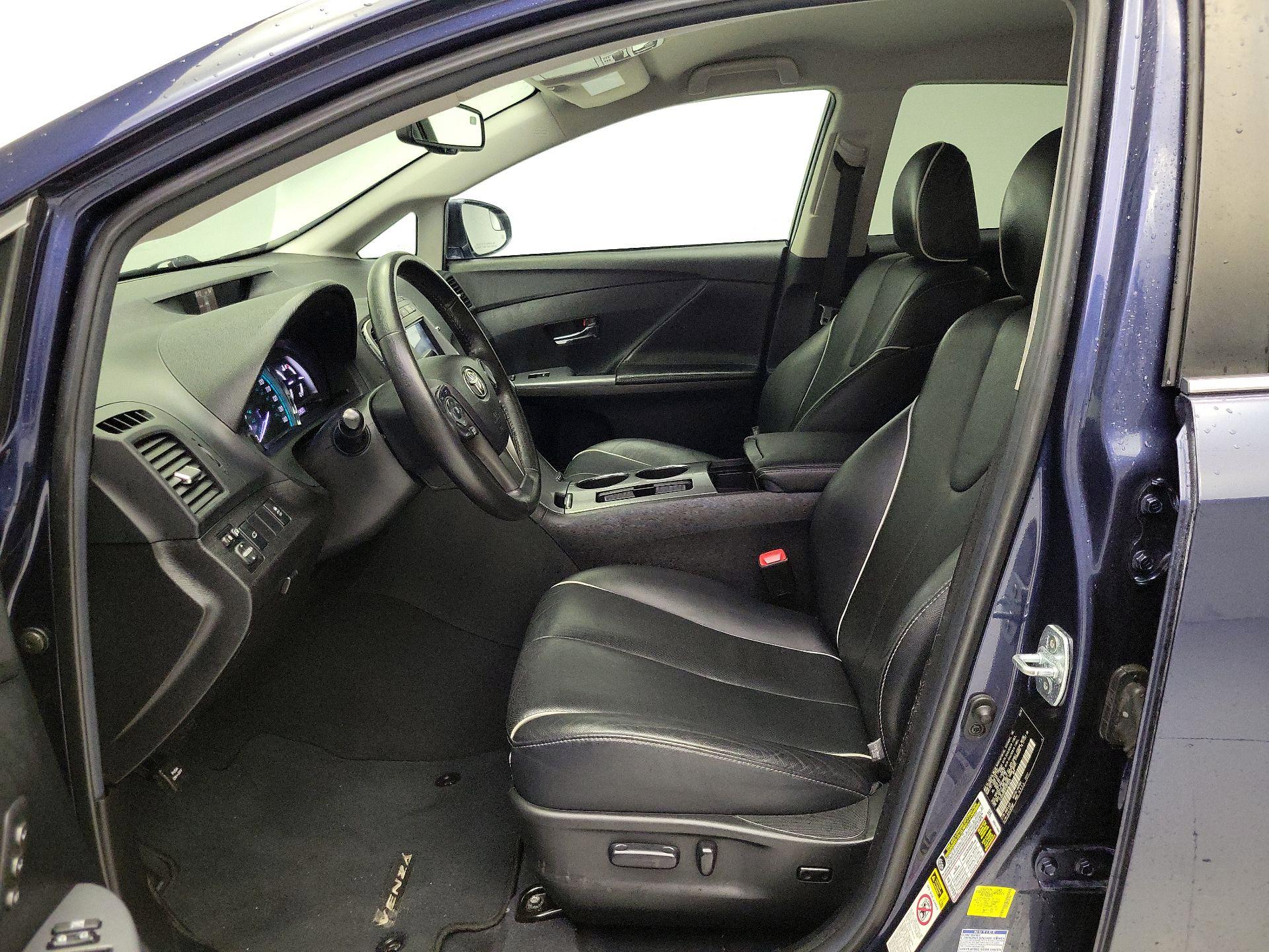 Thumbnail: 2015 Toyota Venza - 11