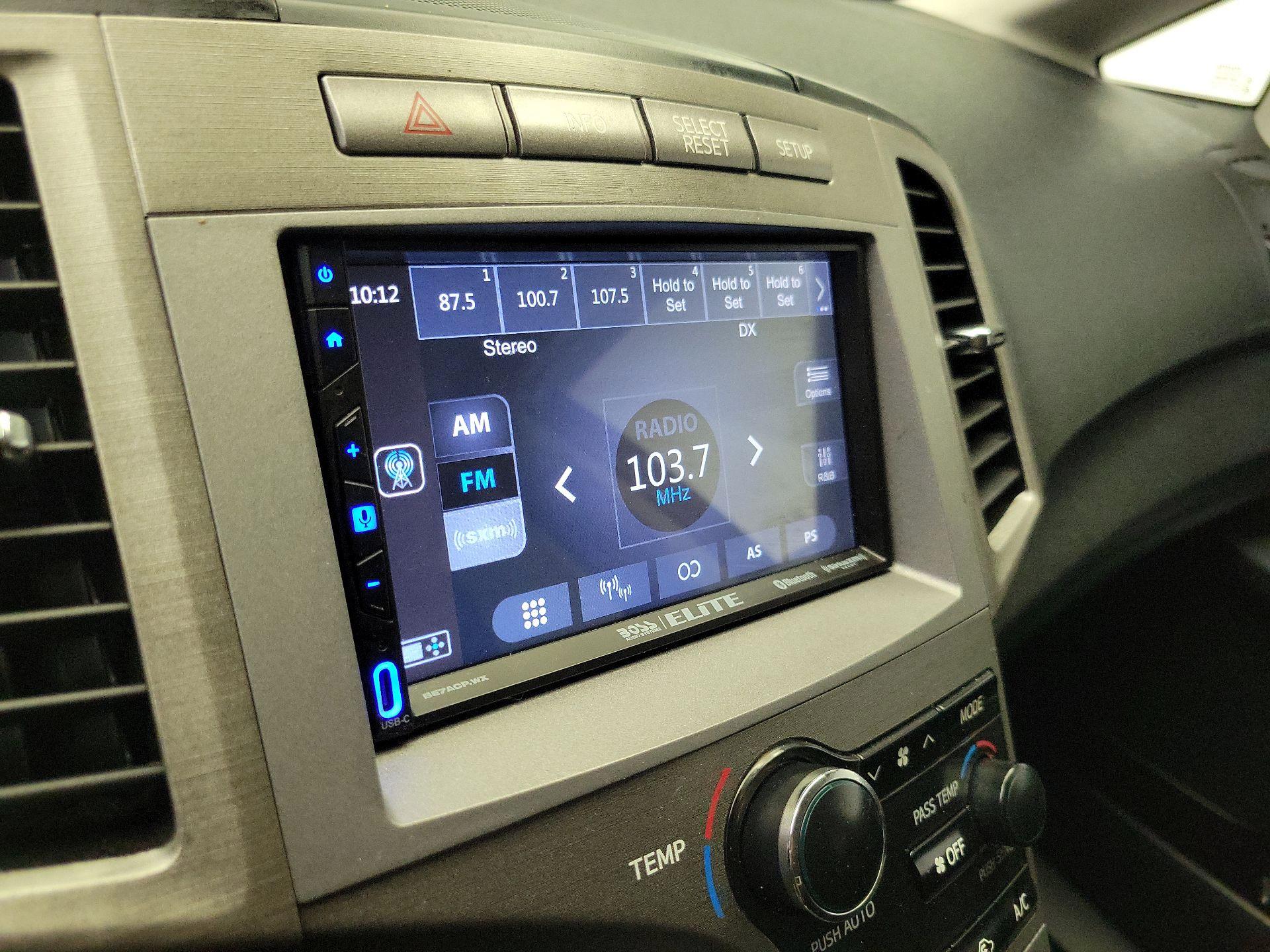 Thumbnail: 2015 Toyota Venza - 14
