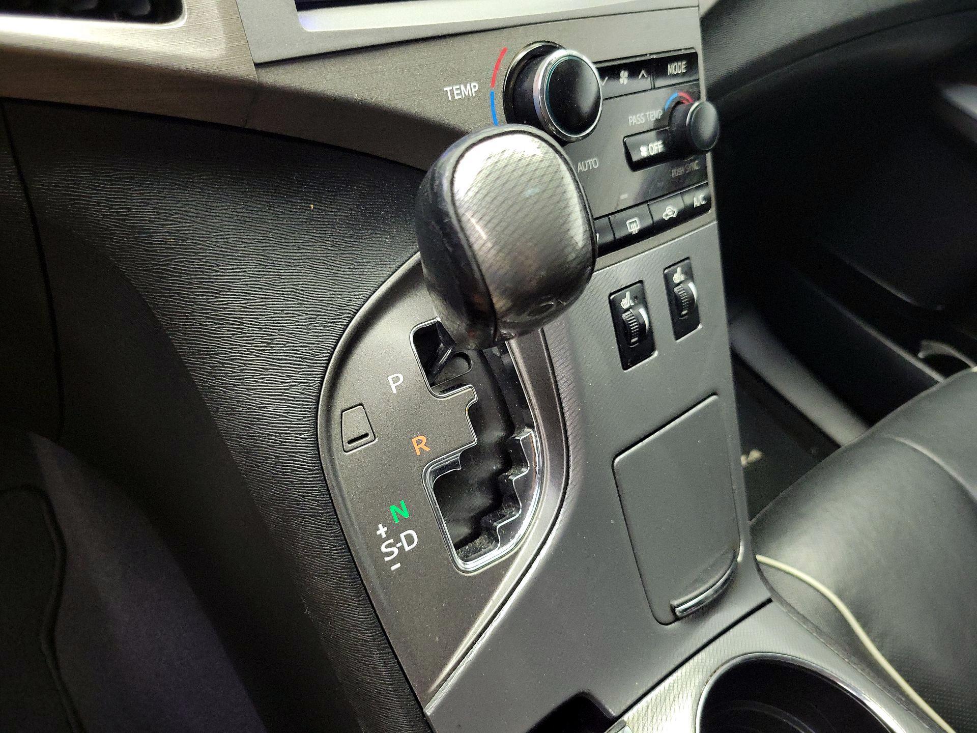 Thumbnail: 2015 Toyota Venza - 16