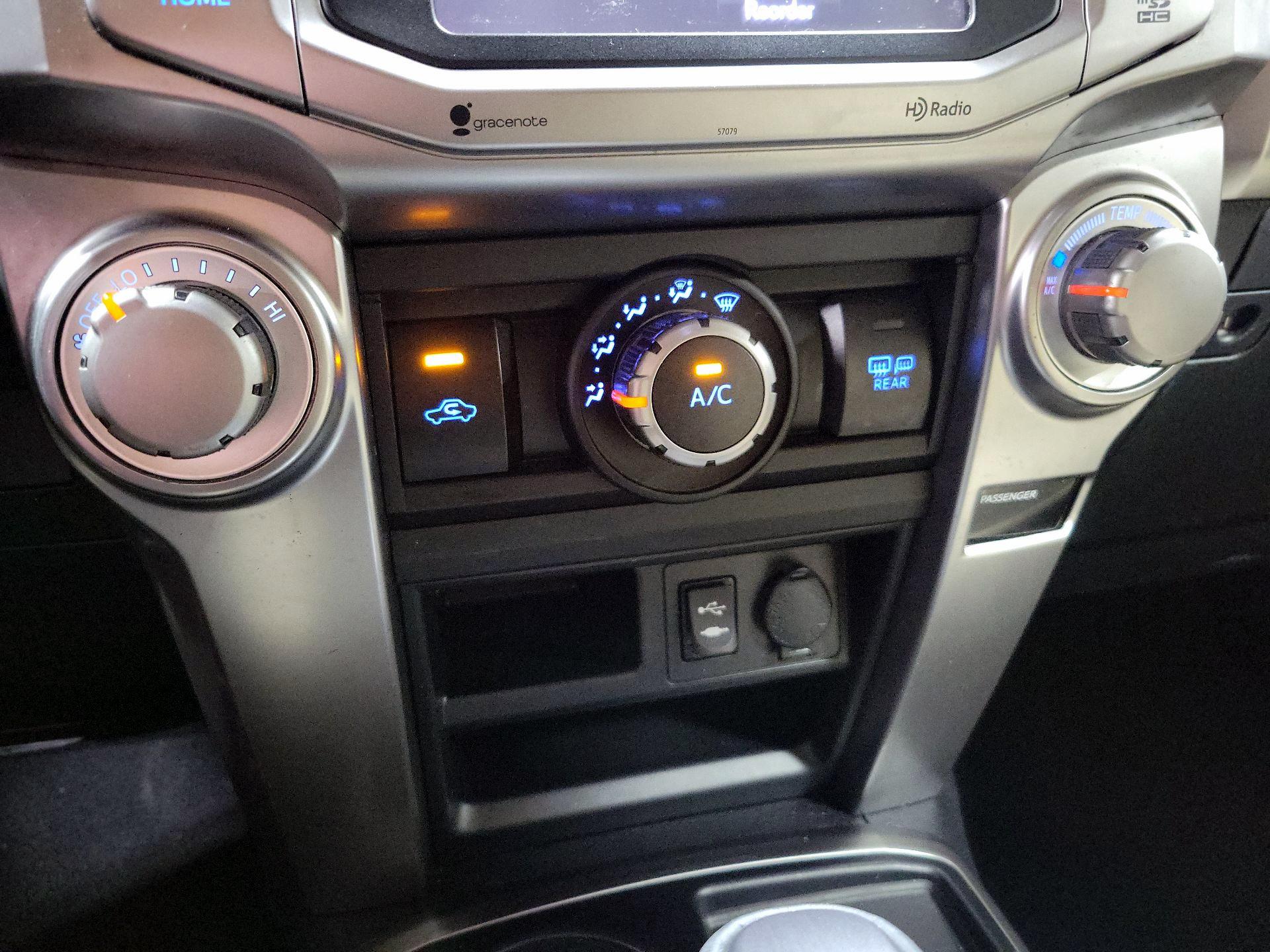 Thumbnail: 2014 Toyota 4Runner - 16