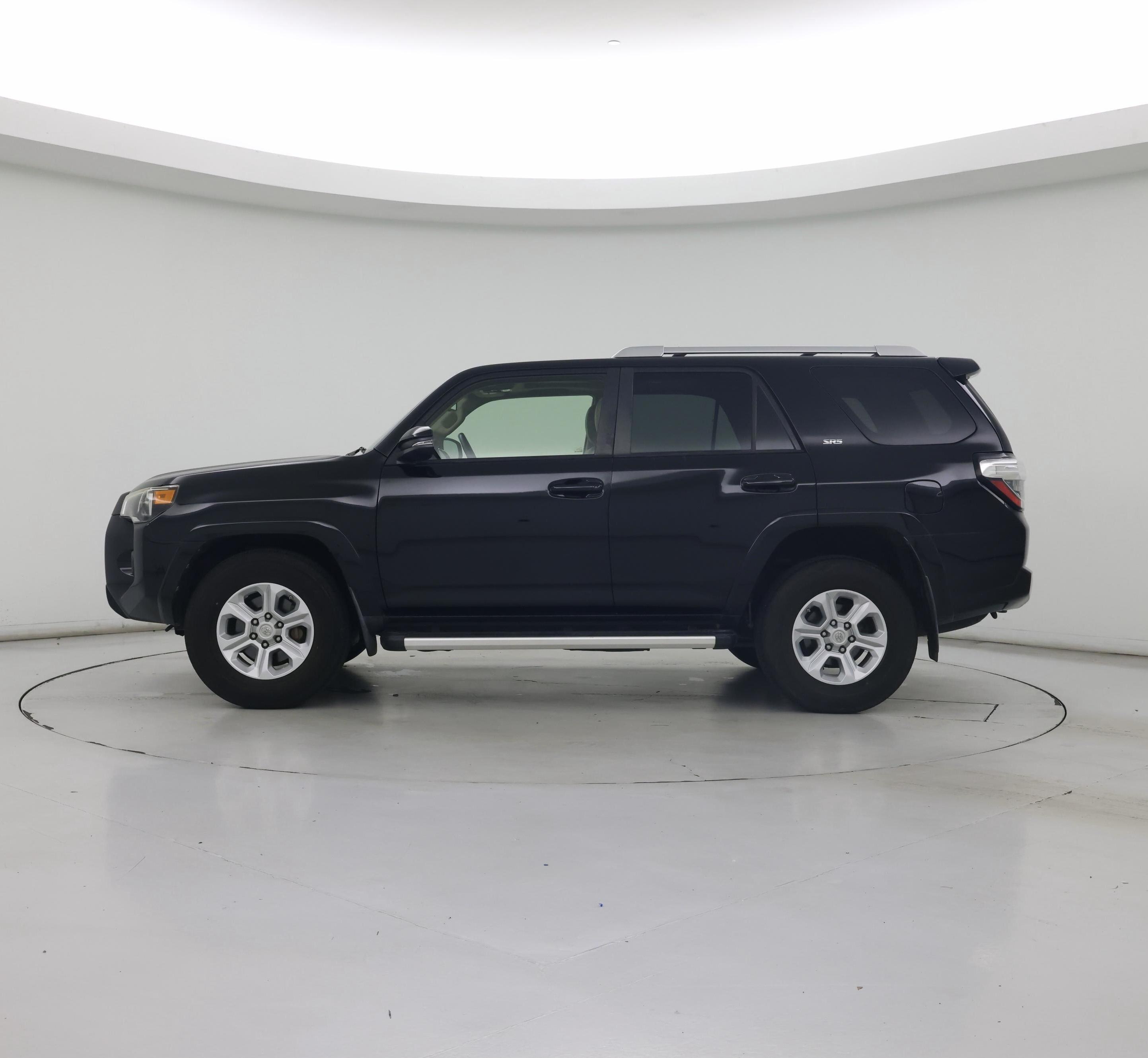 Thumbnail: 2014 Toyota 4Runner - 3