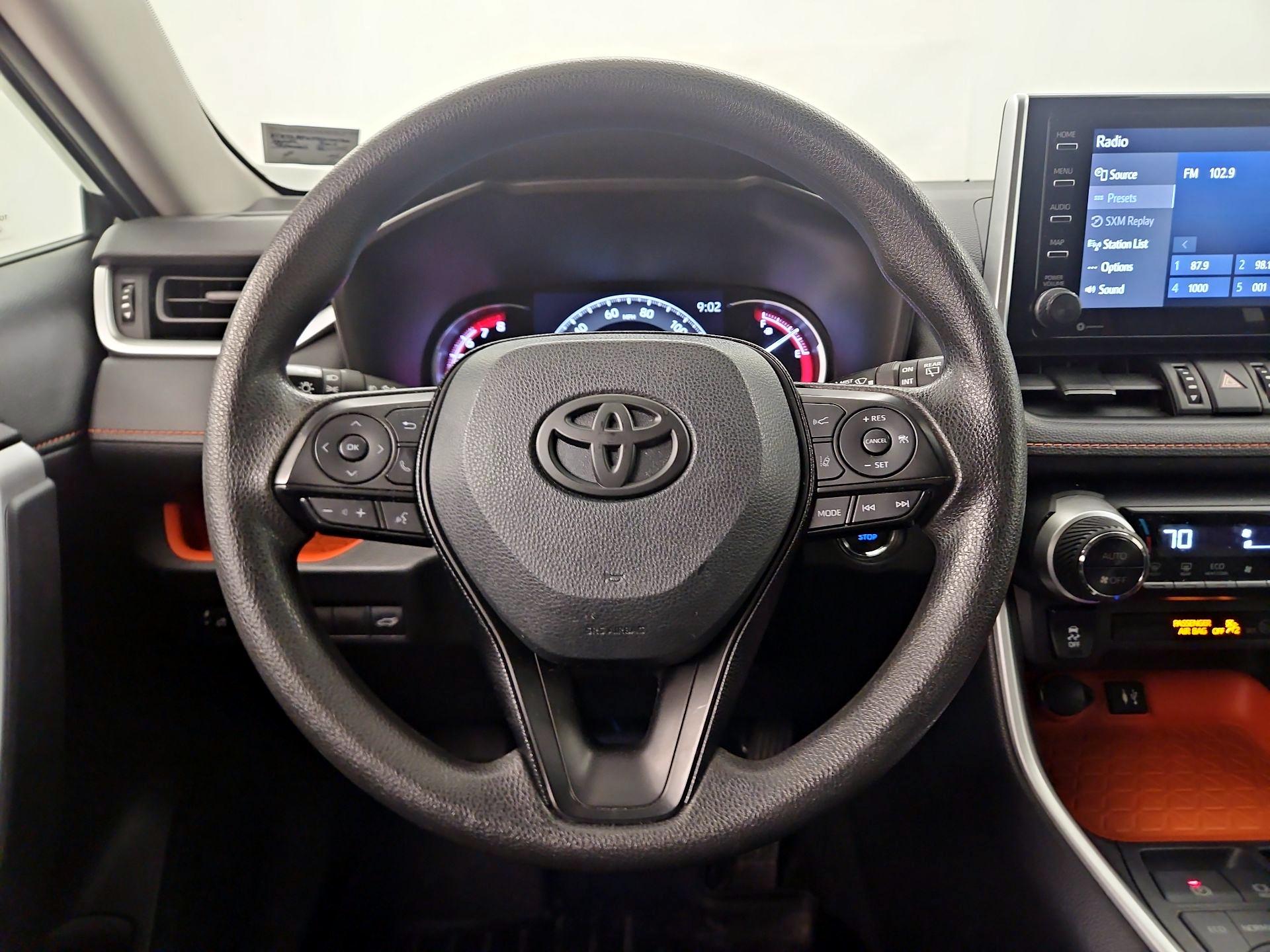 Thumbnail: 2019 Toyota RAV4 - 10
