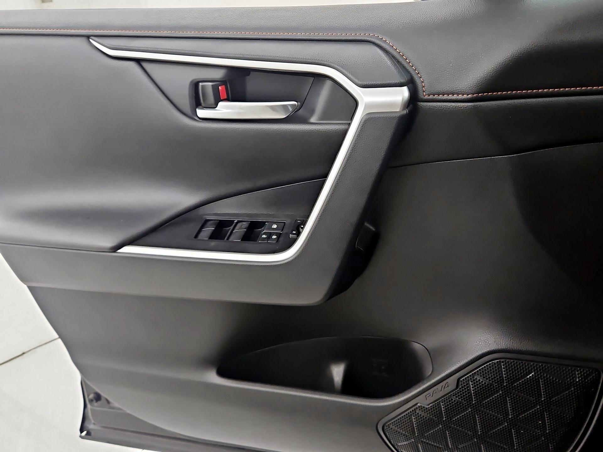 Thumbnail: 2019 Toyota RAV4 - 12
