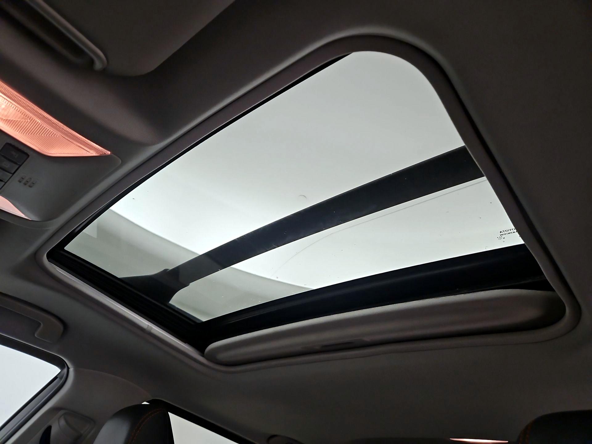 Thumbnail: 2019 Toyota RAV4 - 19