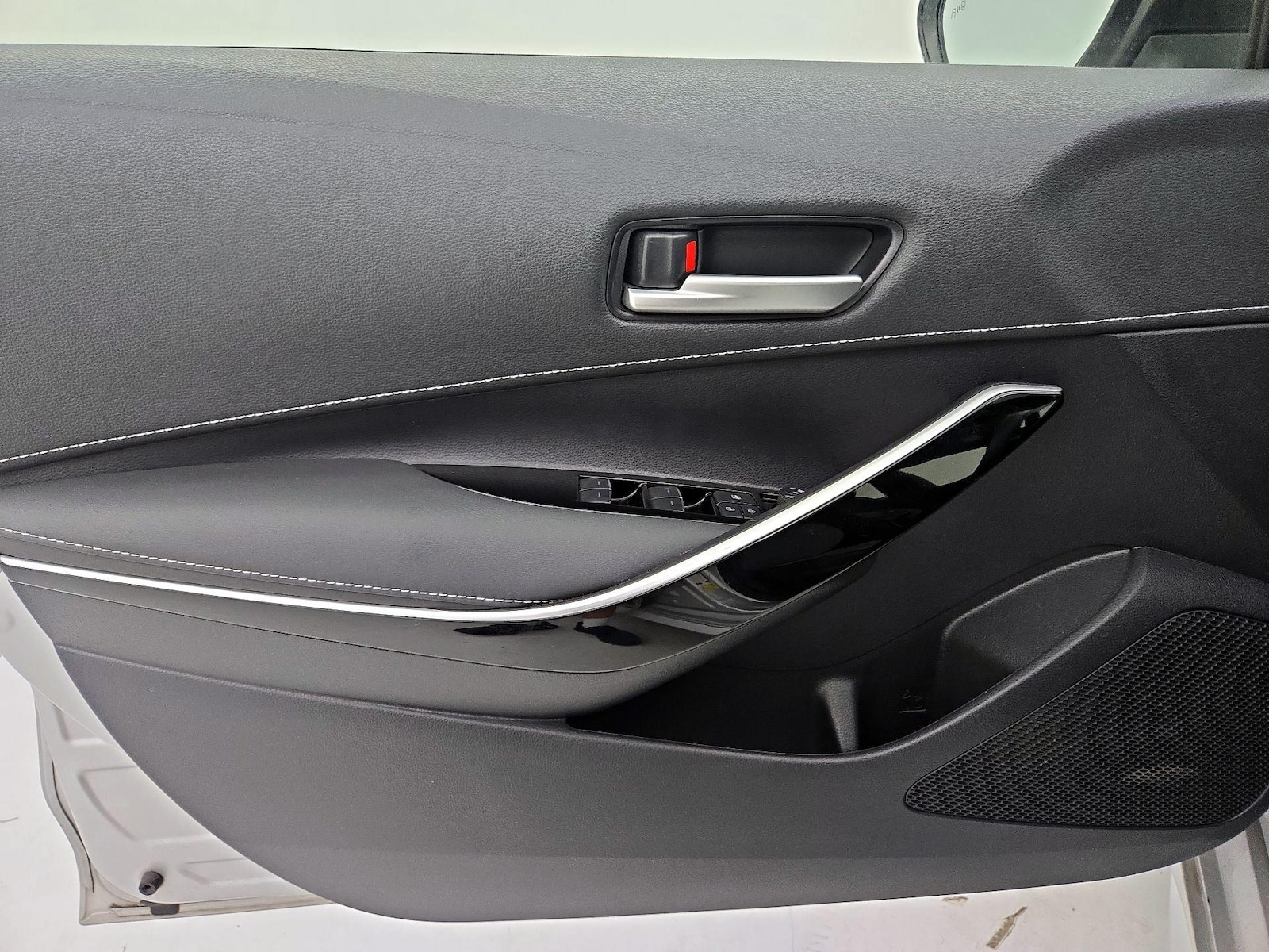 2023 Toyota Corolla Hatchback XSE - Photo 13