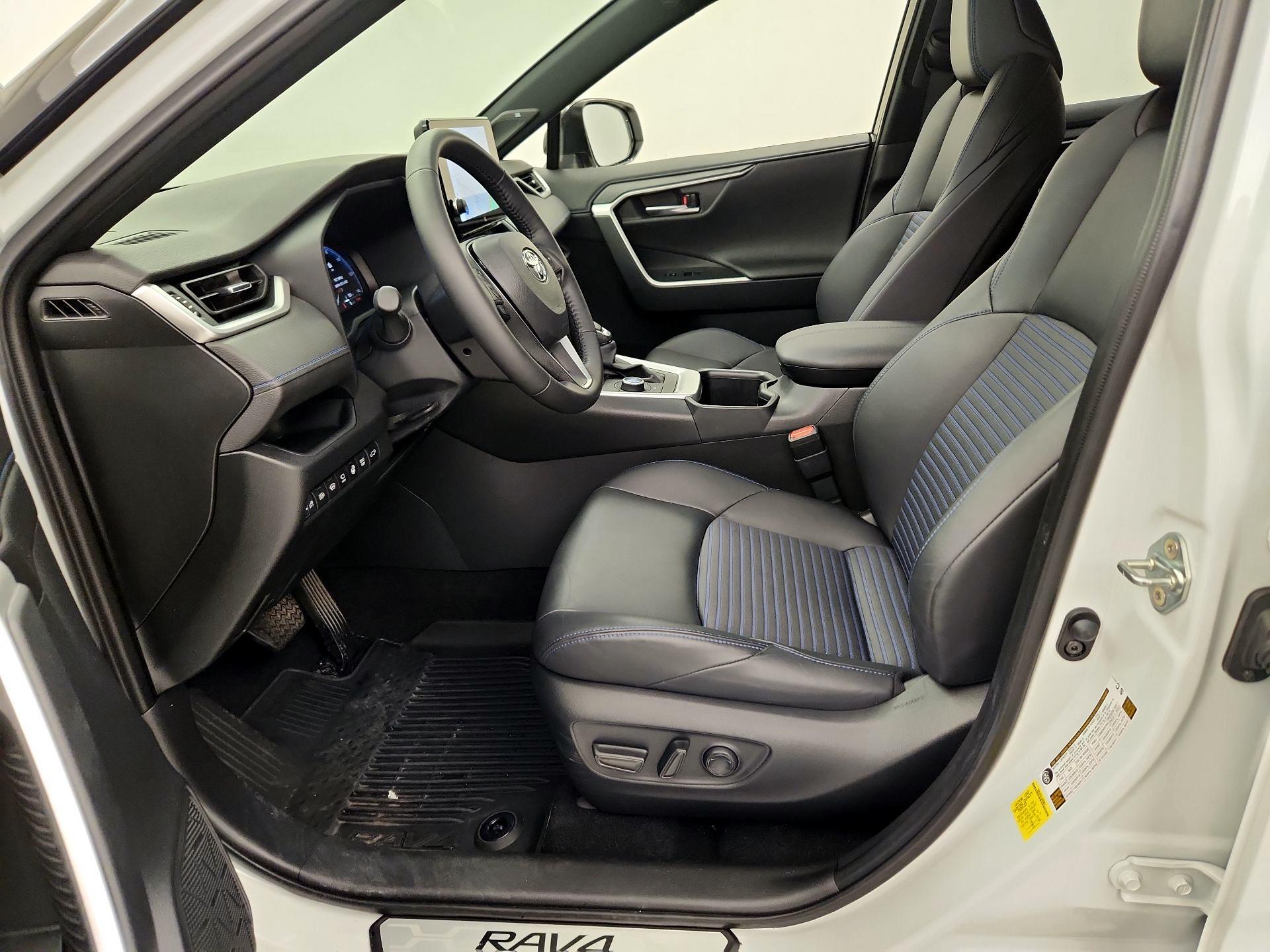 Thumbnail: 2025 Toyota RAV4 - 11