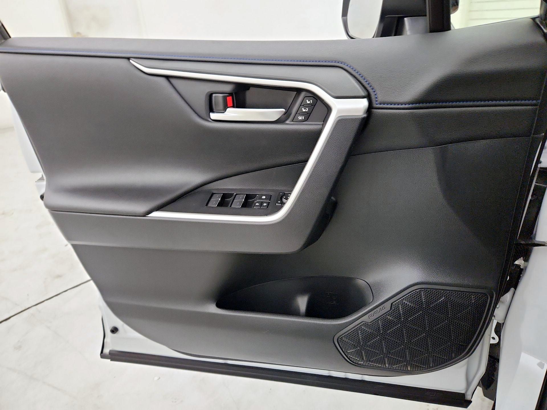 Thumbnail: 2025 Toyota RAV4 - 12