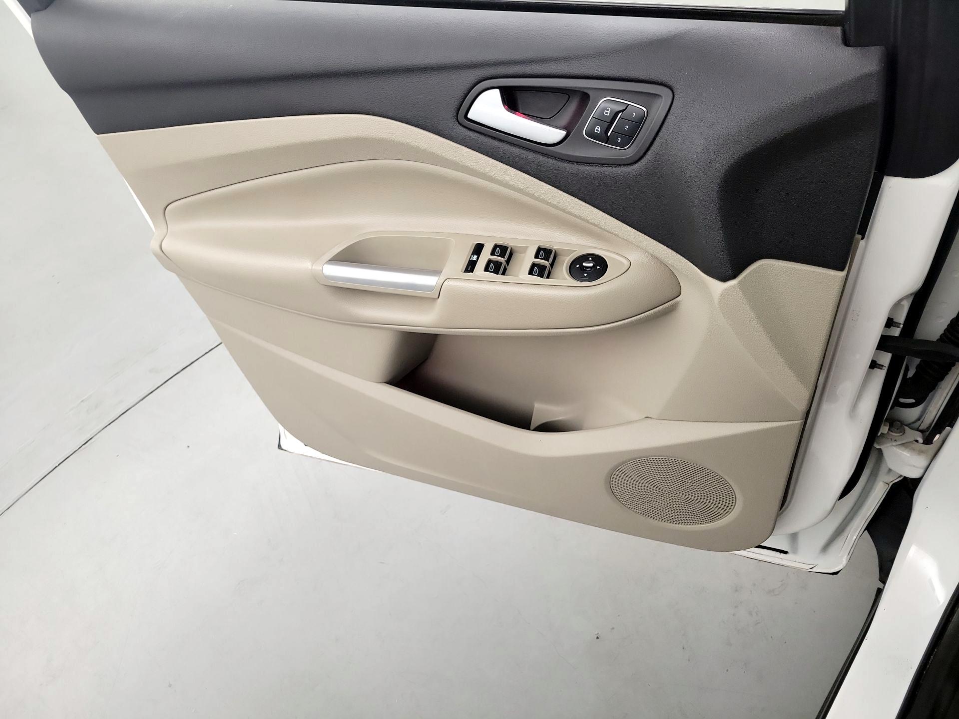 Thumbnail: 2015 Ford Escape - 12