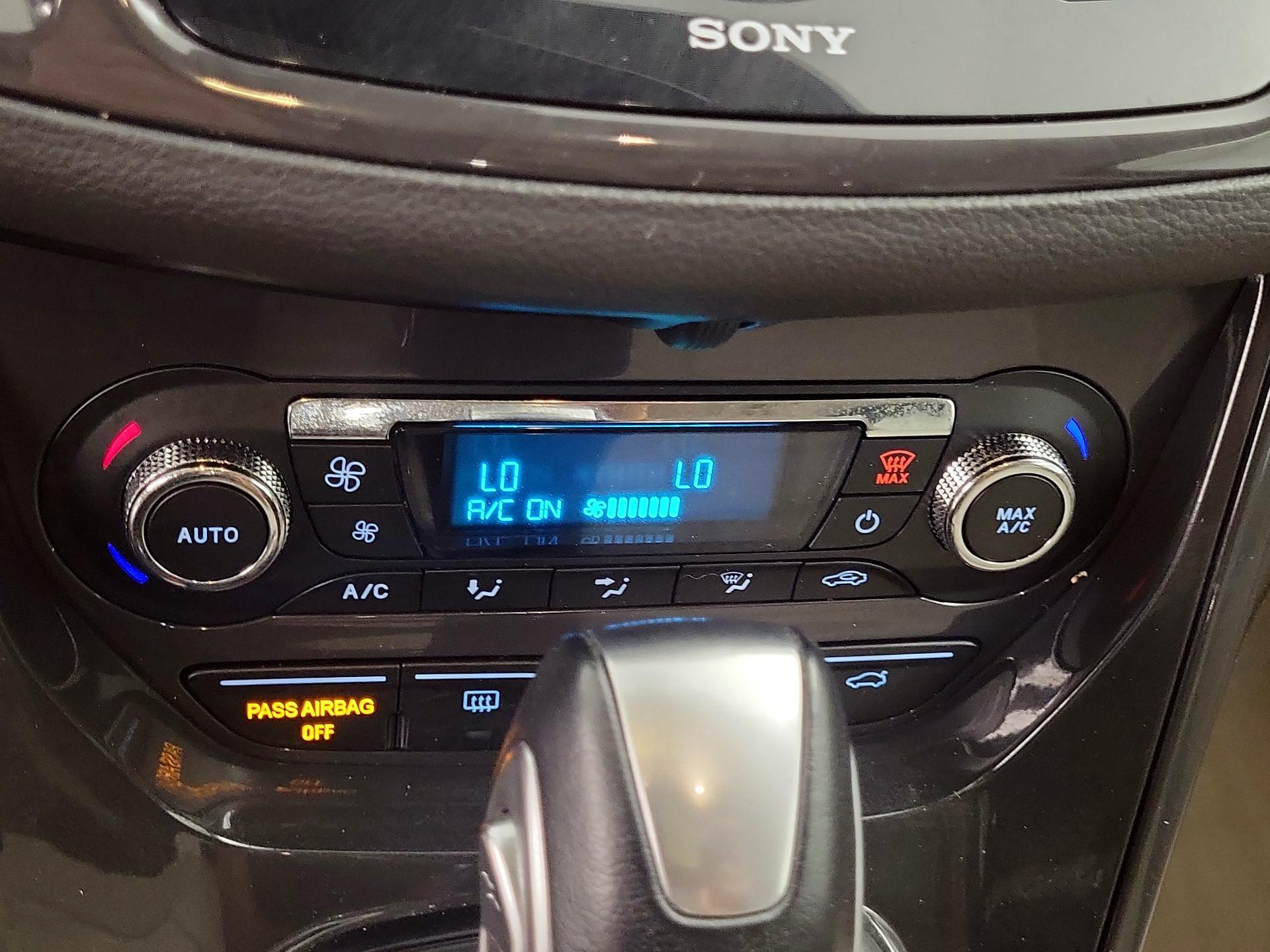 Thumbnail: 2015 Ford Escape - 16