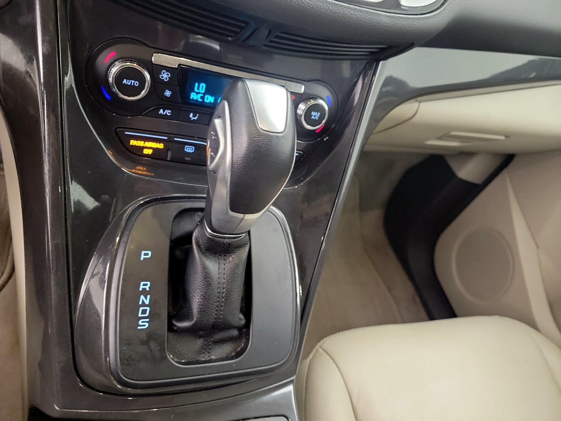 Thumbnail: 2015 Ford Escape - 17