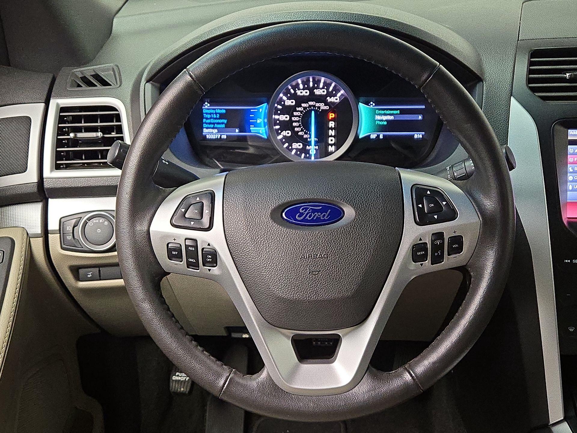 Thumbnail: 2015 Ford Explorer - 10