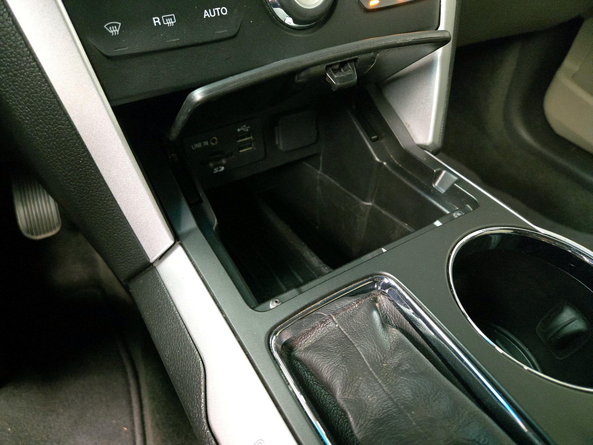 Thumbnail: 2015 Ford Explorer - 19