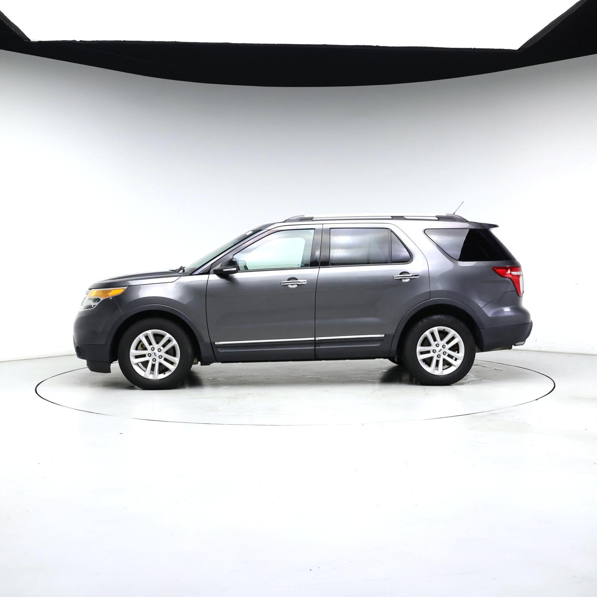Thumbnail: 2015 Ford Explorer - 3