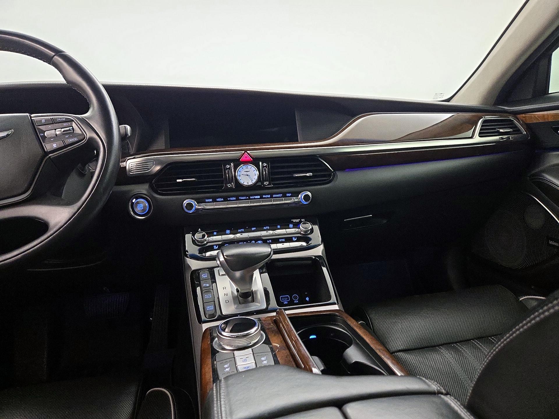Thumbnail: 2018 Genesis G90 - 9