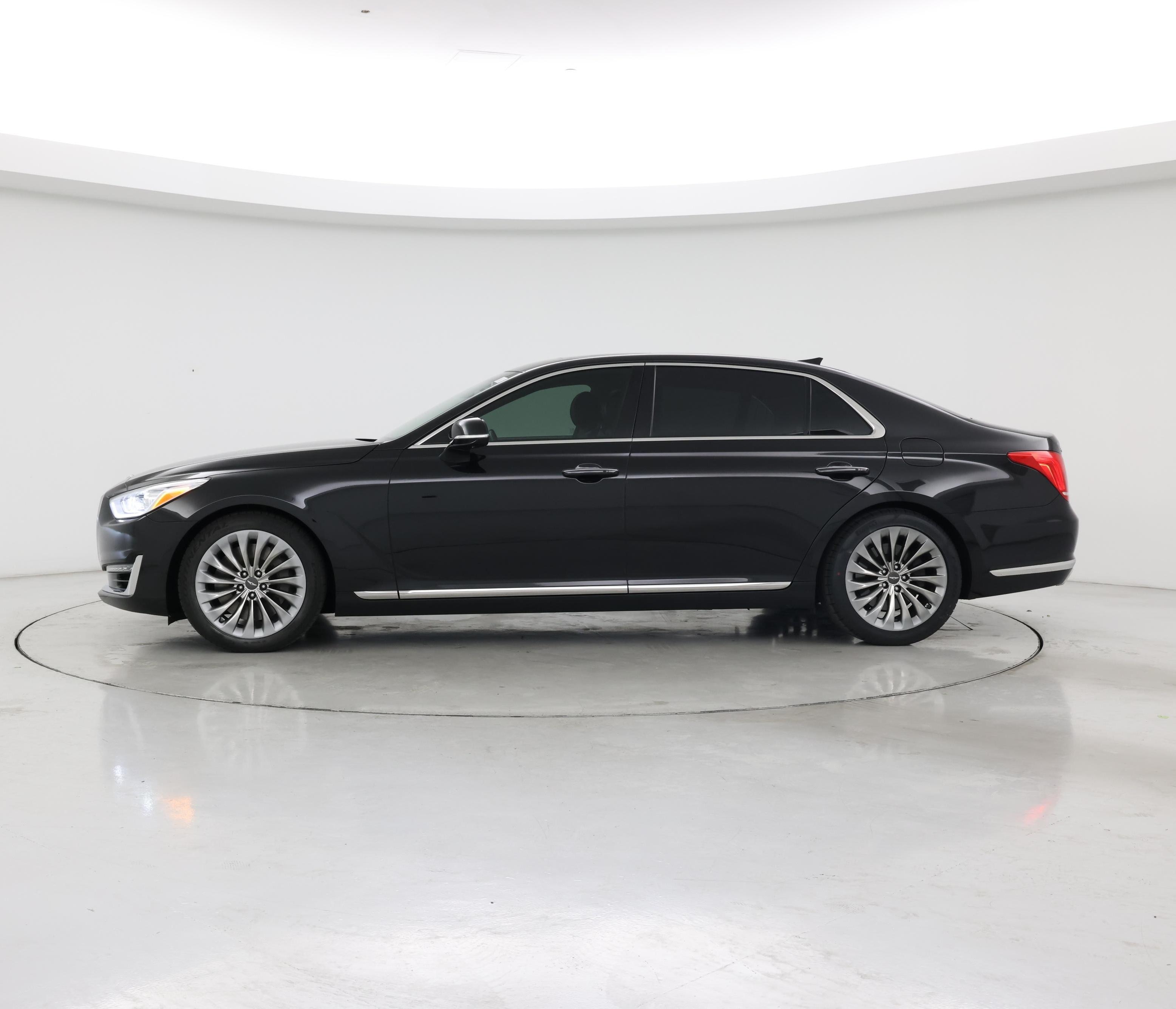 Thumbnail: 2018 Genesis G90 - 3