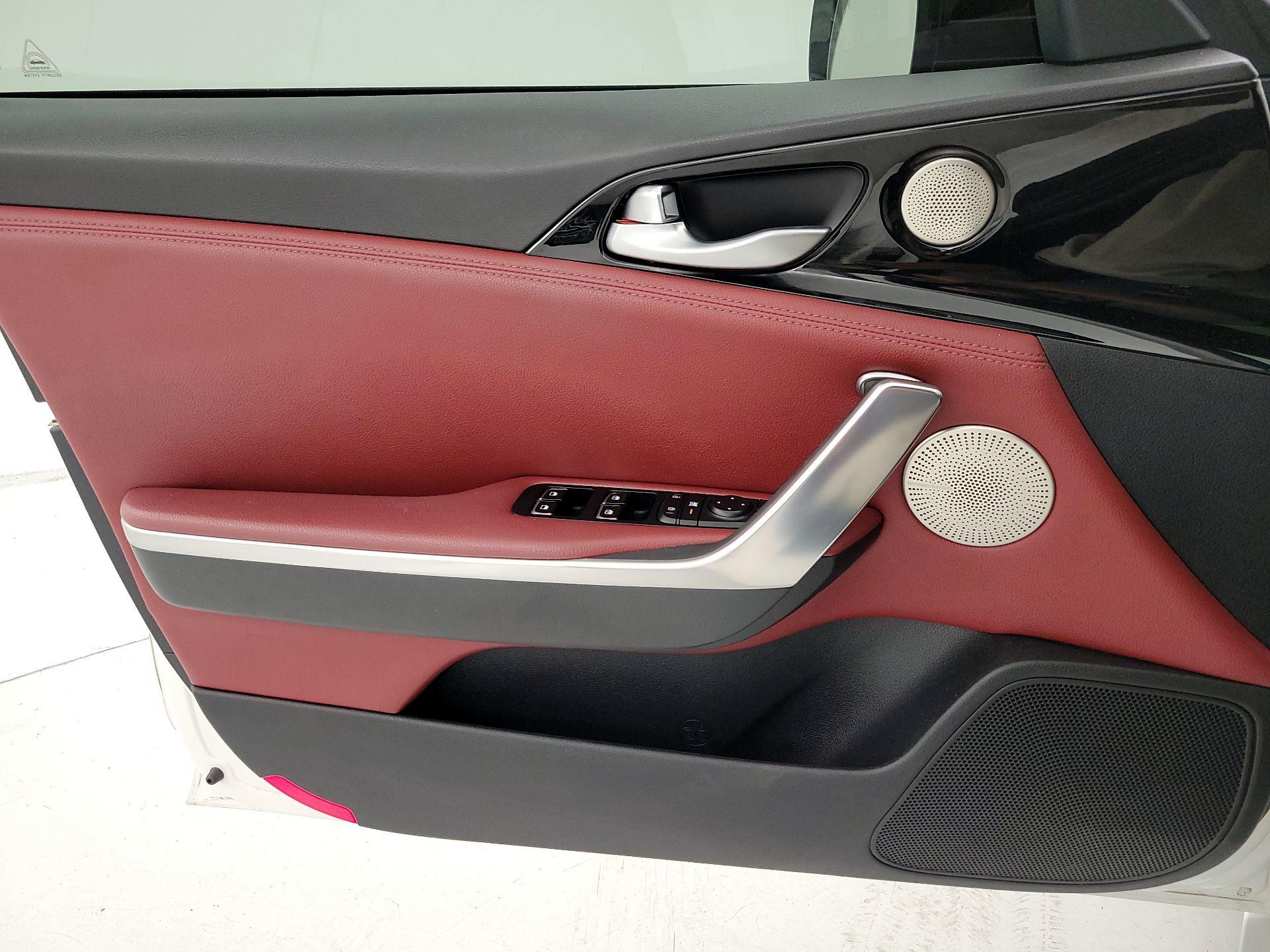 Thumbnail: 2022 Kia Stinger - 12