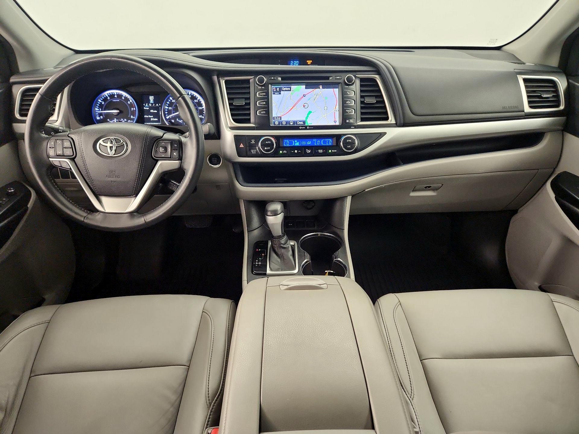 Thumbnail: 2015 Toyota Highlander - 9