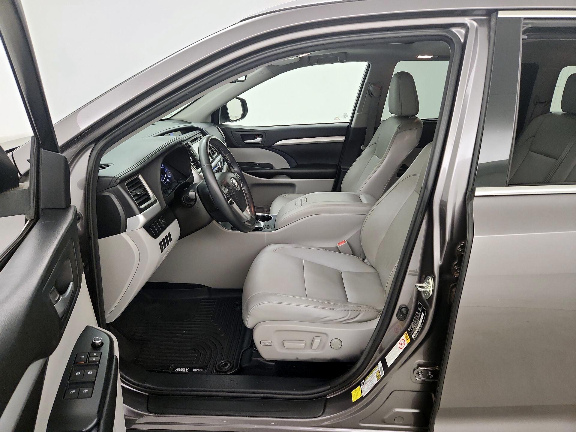 Thumbnail: 2015 Toyota Highlander - 11