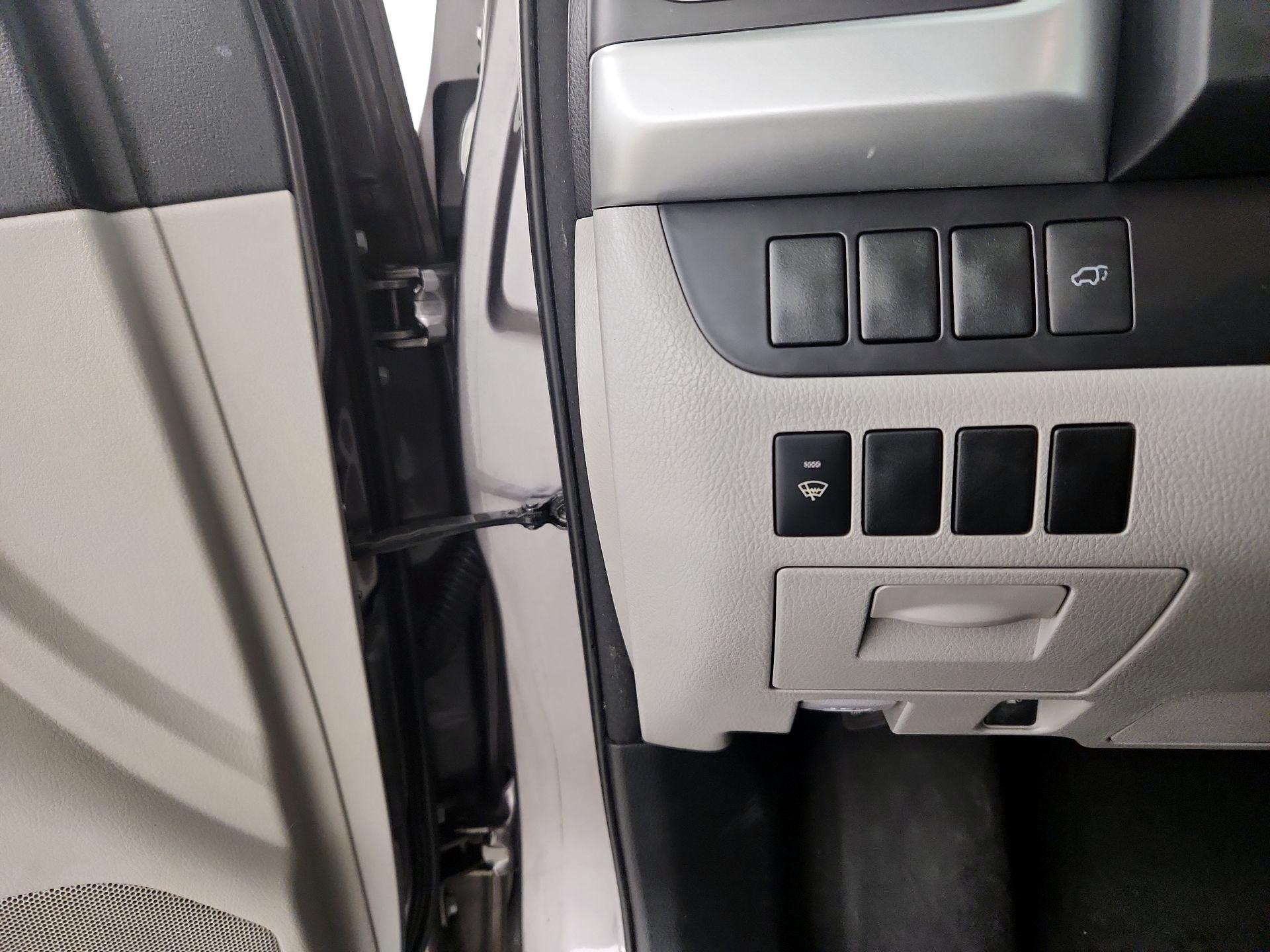 Thumbnail: 2015 Toyota Highlander - 13