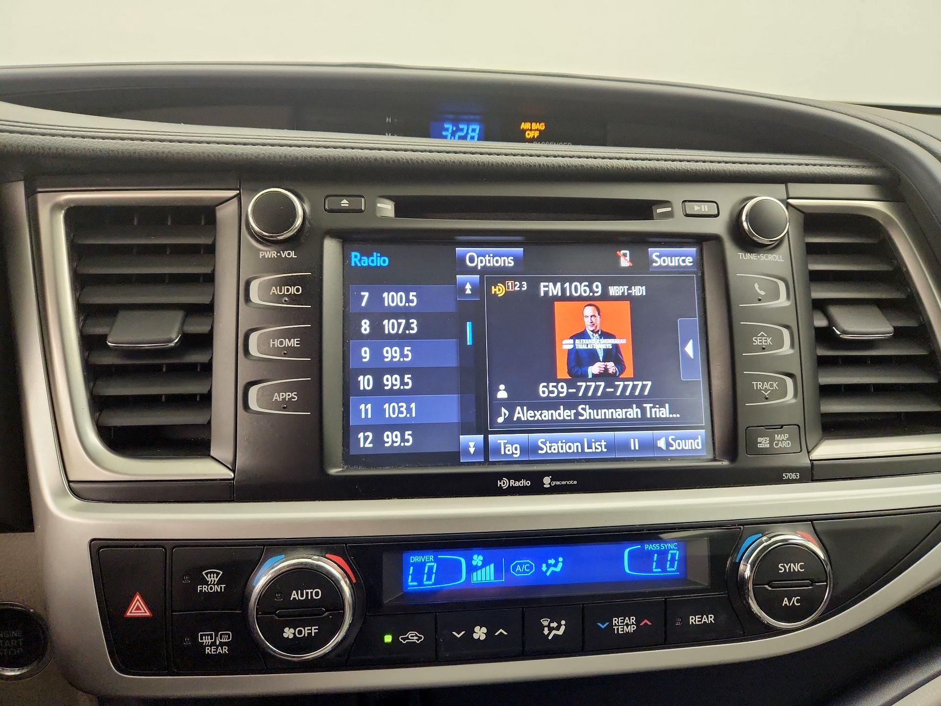 Thumbnail: 2015 Toyota Highlander - 16
