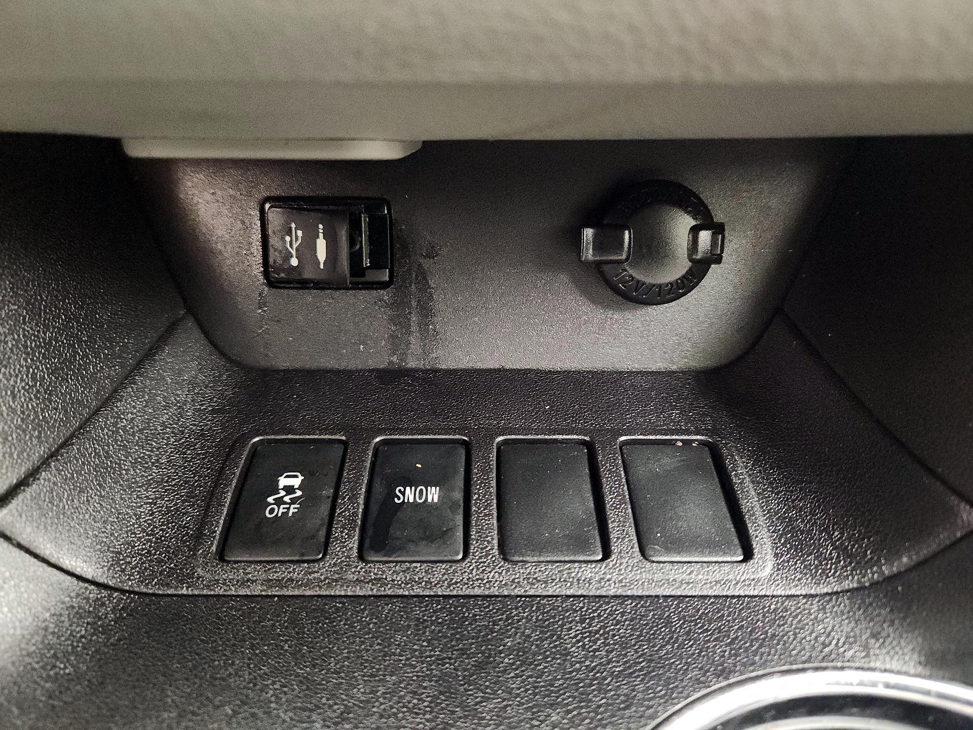 Thumbnail: 2015 Toyota Highlander - 19