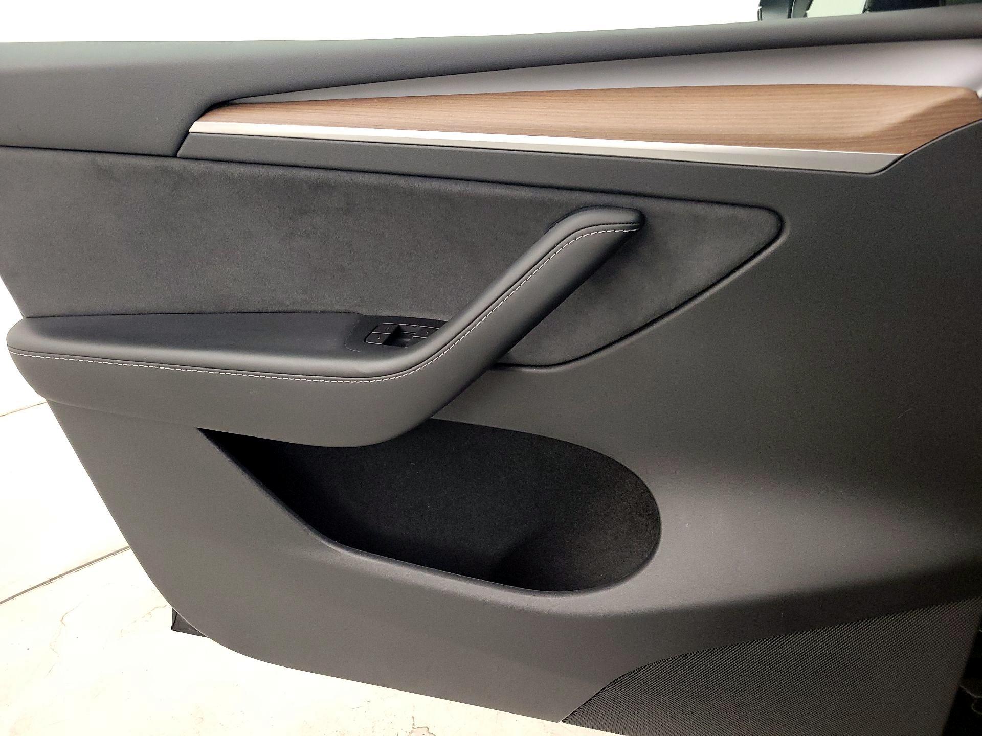 Thumbnail: 2023 Tesla Model Y - 12