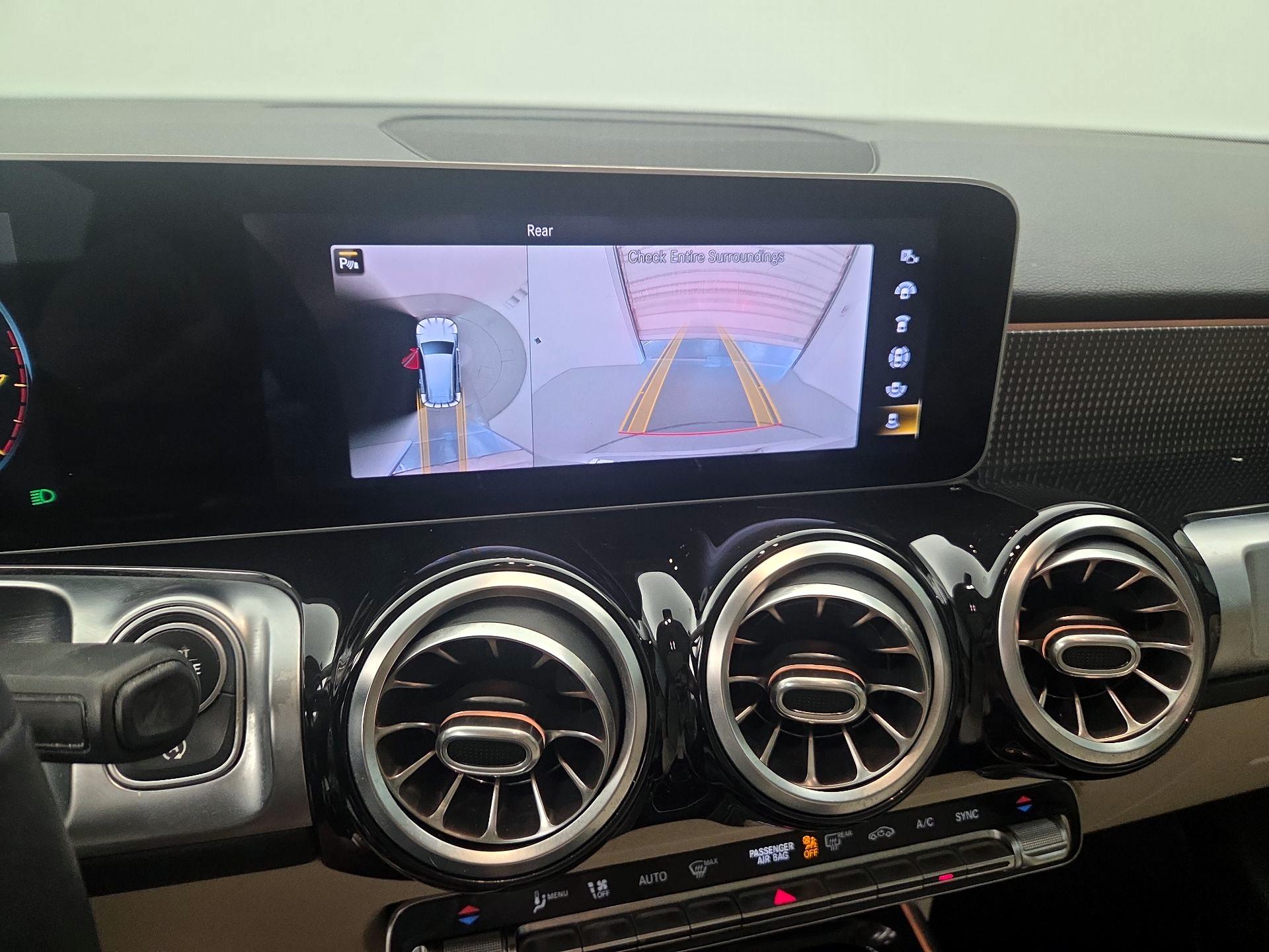 Thumbnail: 2021 Mercedes-Benz GLB - 14