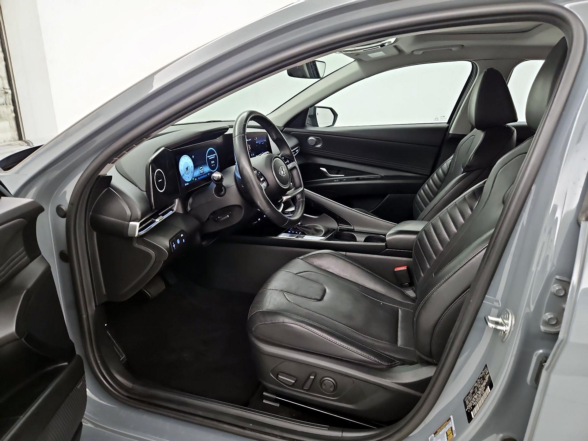 Thumbnail: 2022 Hyundai Elantra - 11