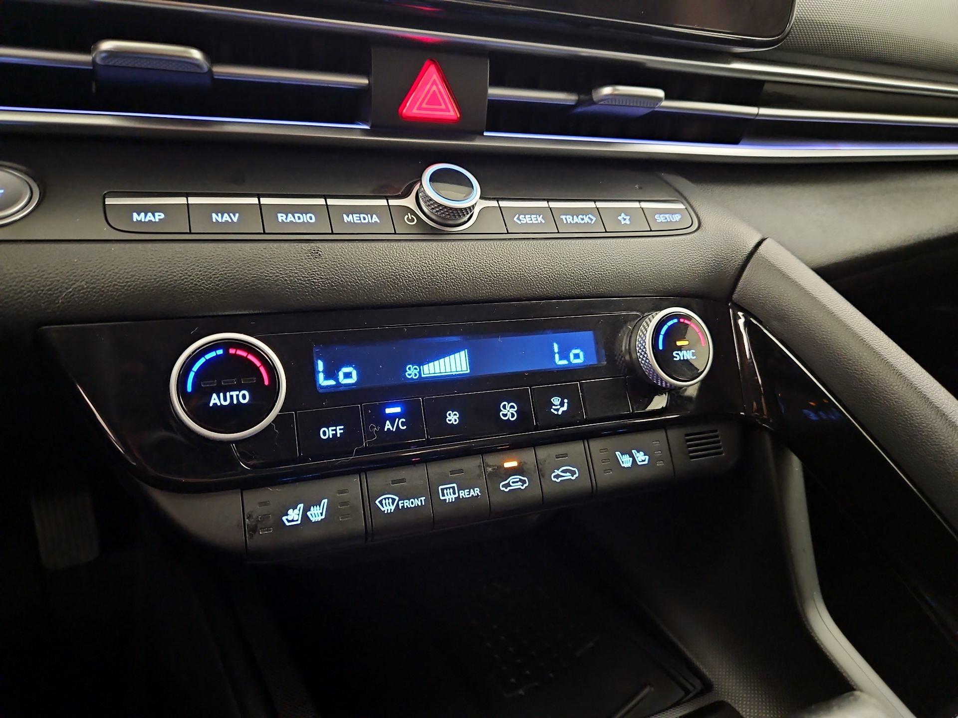 Thumbnail: 2022 Hyundai Elantra - 17