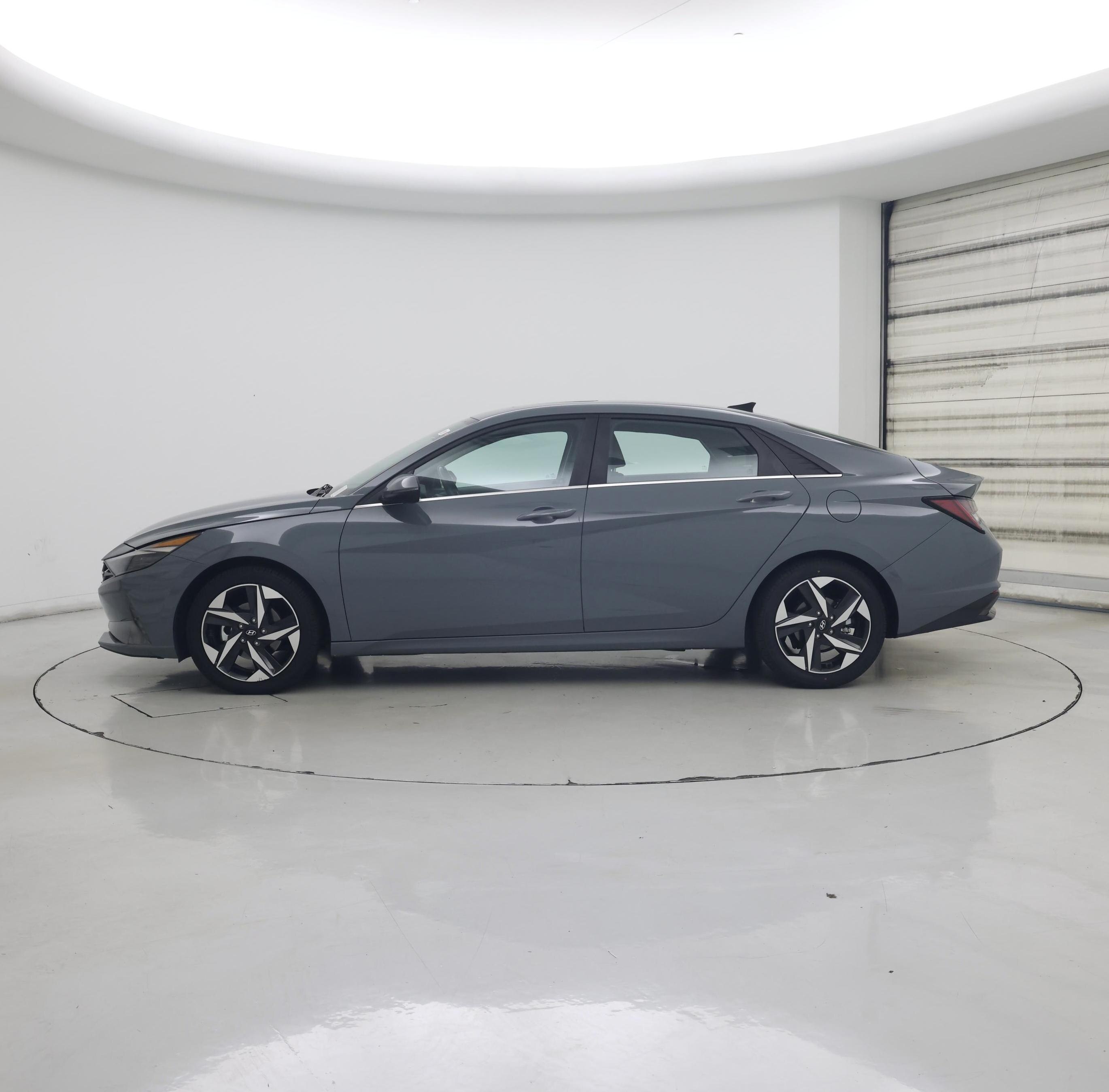 Thumbnail: 2022 Hyundai Elantra - 3
