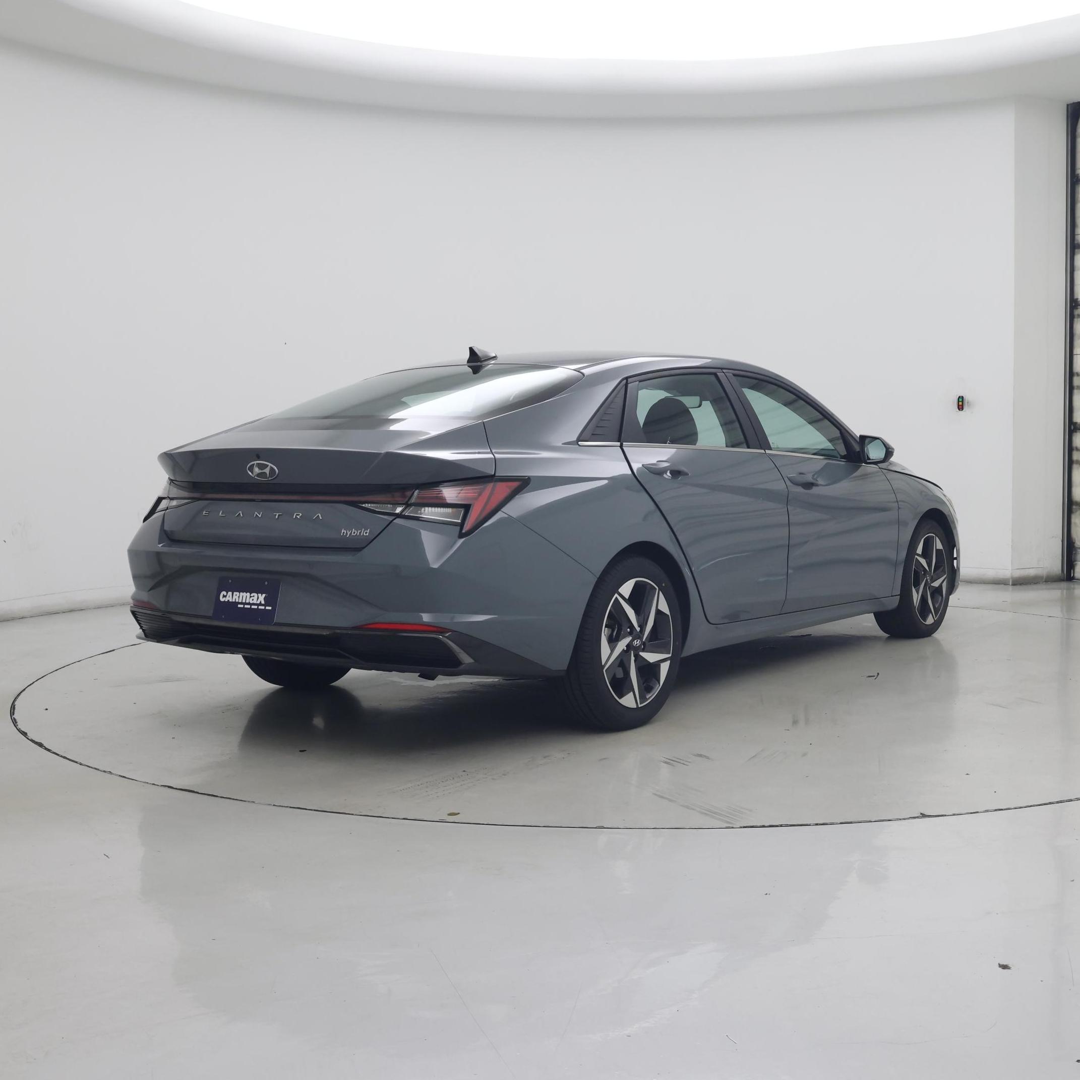 Thumbnail: 2022 Hyundai Elantra - 8