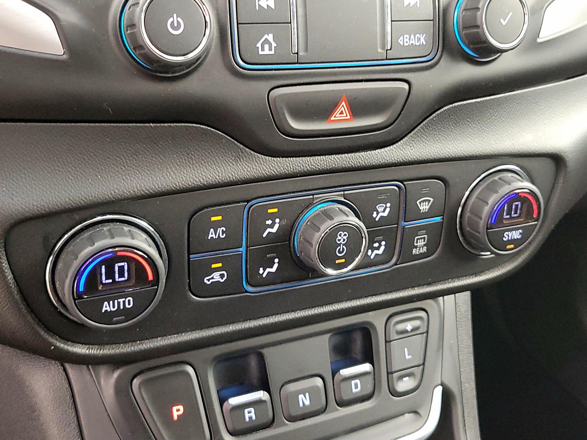 Thumbnail: 2020 GMC Terrain - 16