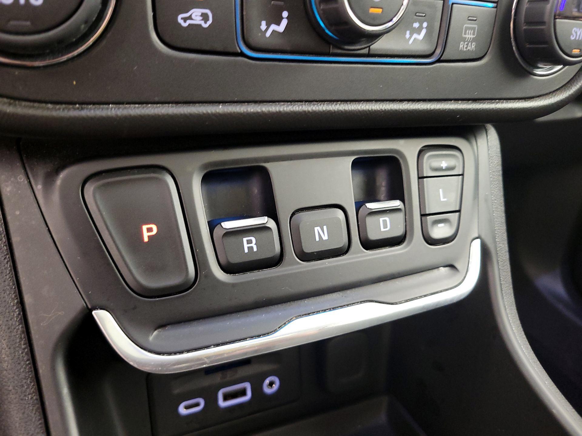 Thumbnail: 2020 GMC Terrain - 17